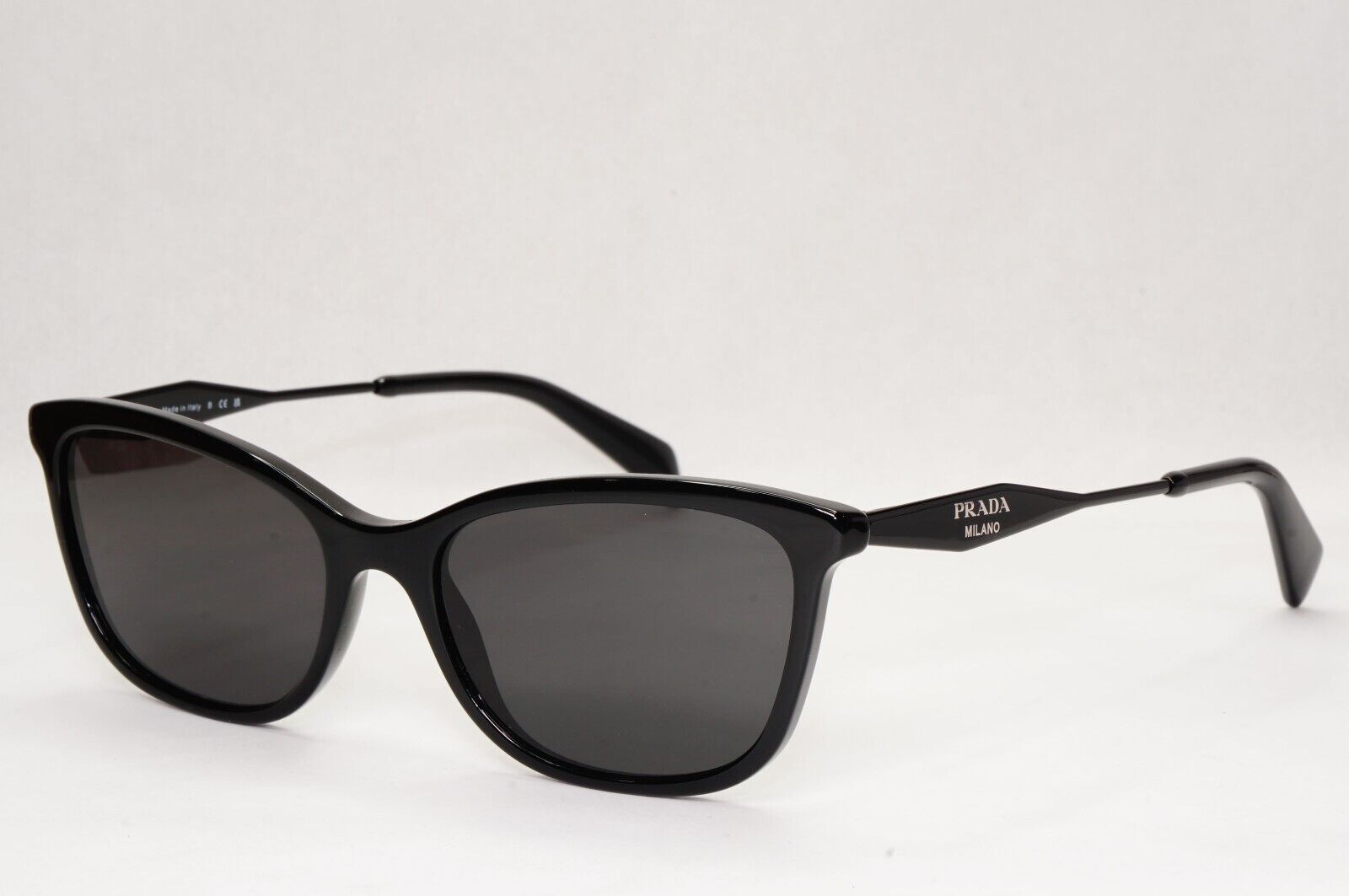 Prada Sunglasses Black Milano Square Glossy Fashion PR02YV VPR 02Y 07E-1O1 54mm
