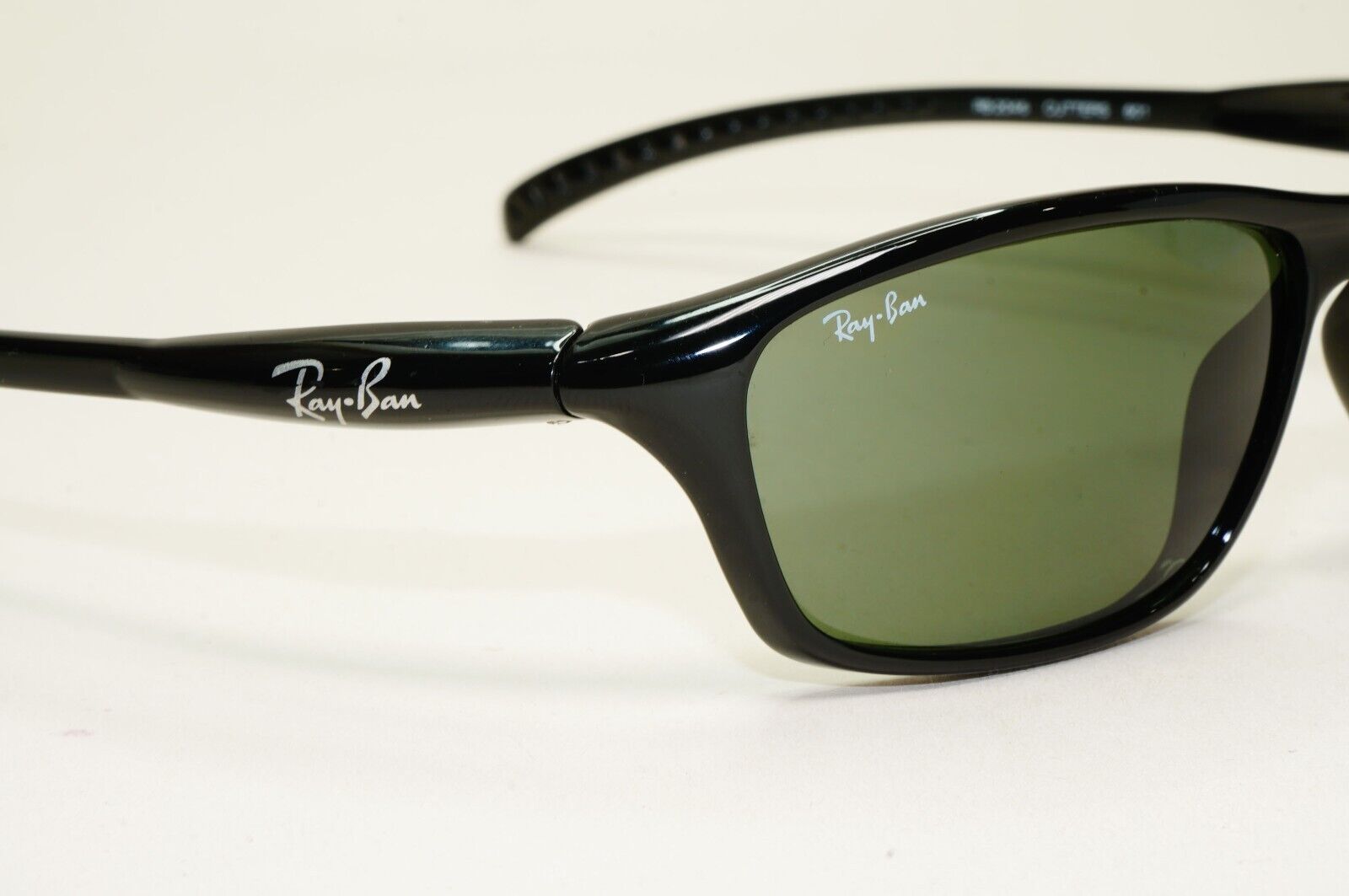Ray-Ban Sunglasses 2005 Vintage Black Green Glass RB 2046 Cutters 601 011124