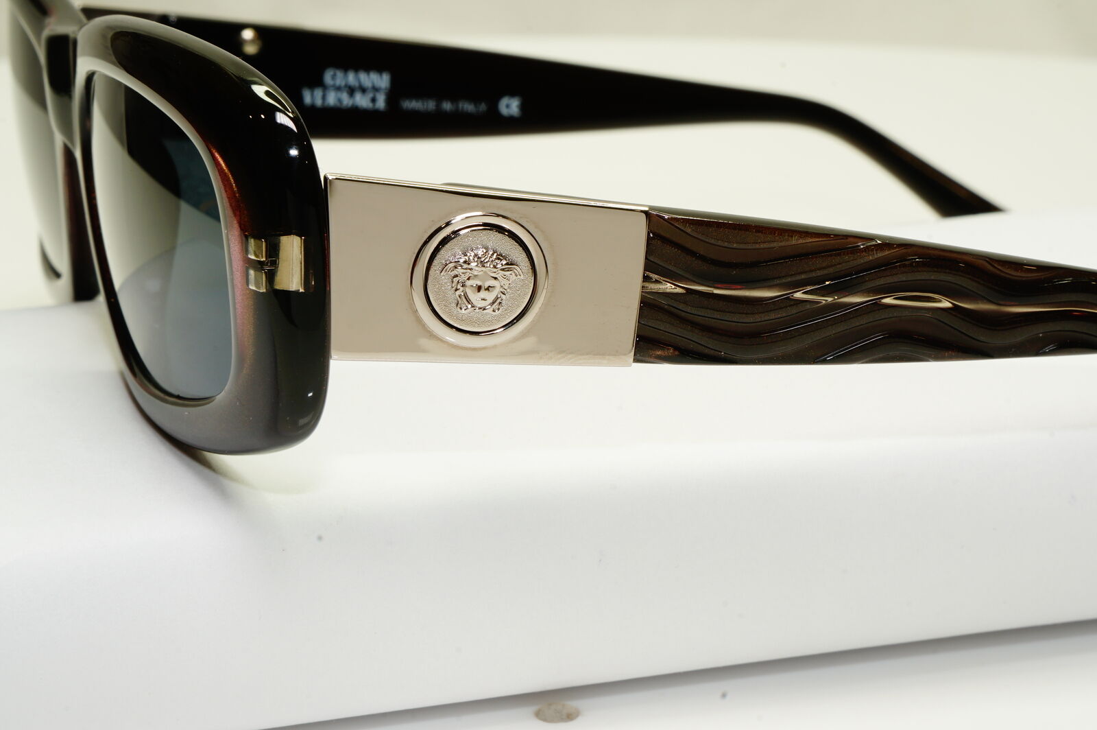Gianni Versace 1996 Unisex Vintage Brown Medusa Sunglasses MOD 257/M COL 381