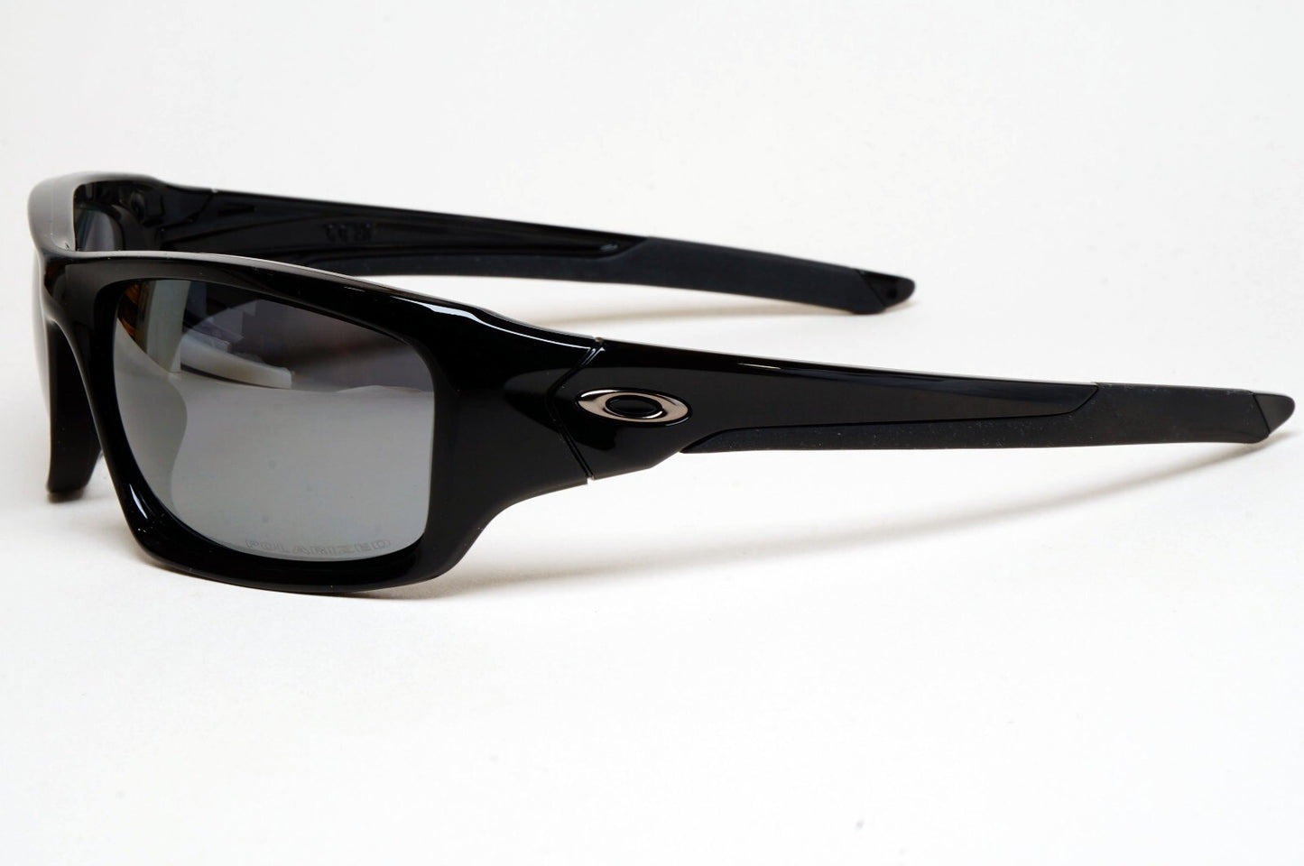 Oakley Sunglasses Polarized Valve Black Polished Iridium Glossy OO 9236 12-837