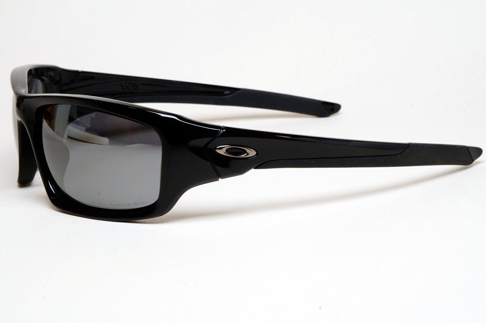 Oakley Sunglasses Polarized Valve Black Polished Iridium Glossy OO 9236 12-837