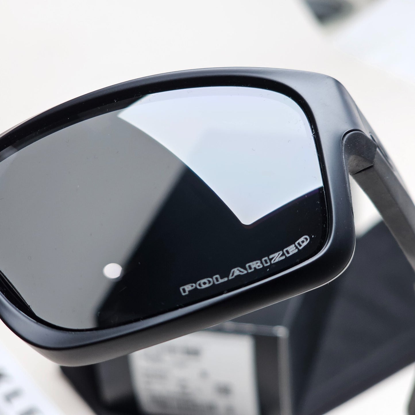 Oakley Sunglasses Polarized Chainlink Black Matte Grey Square OO 9247 15
