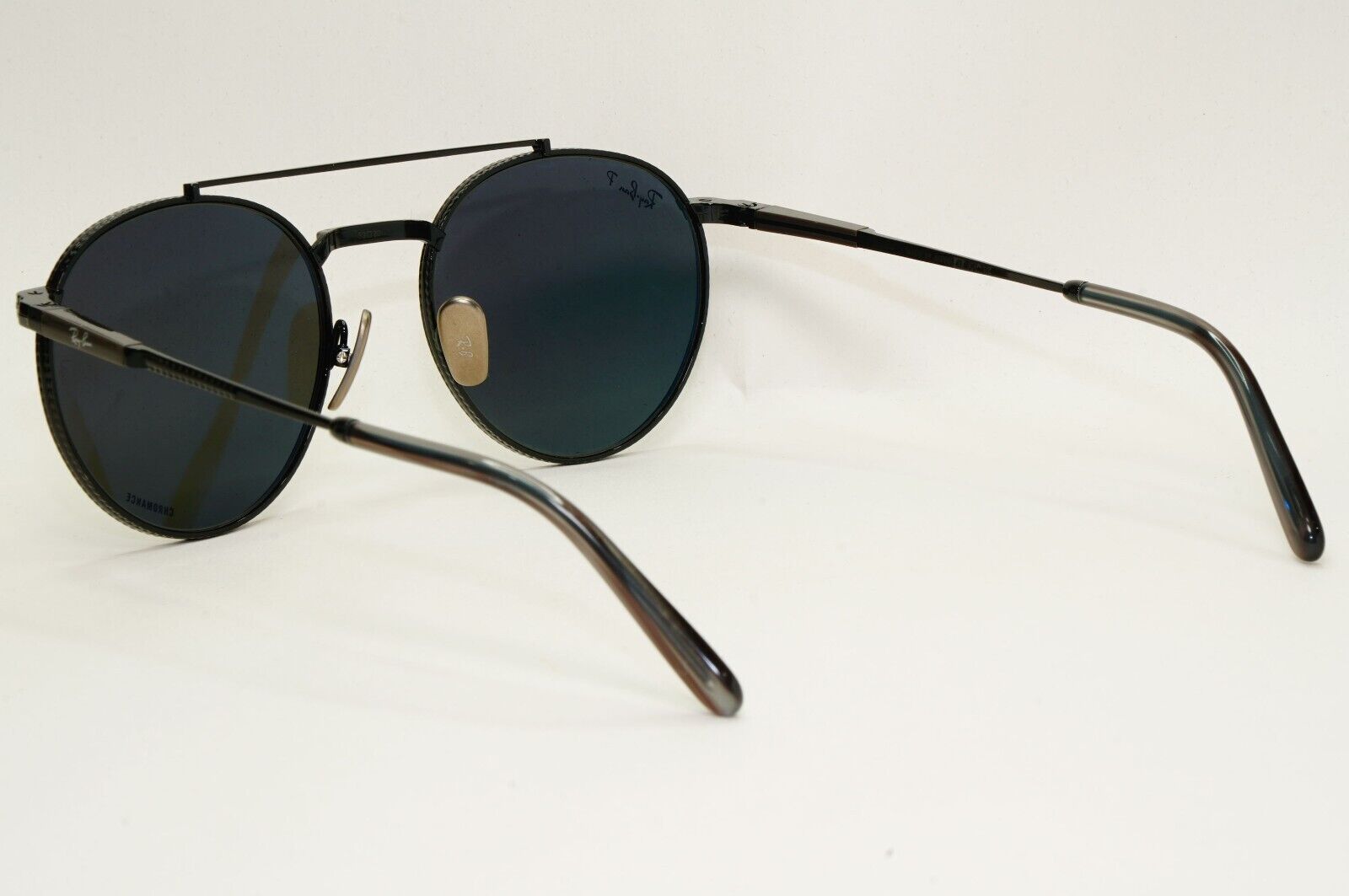 Ray-Ban Sunglasses Round II Titanium Polarised Black RB 8237 3141/K8 53mm