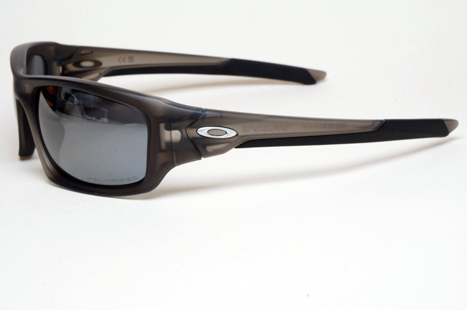Oakley Sunglasses Polarized Valve Grey Matte Black Iridium OO 9236 Valve 06