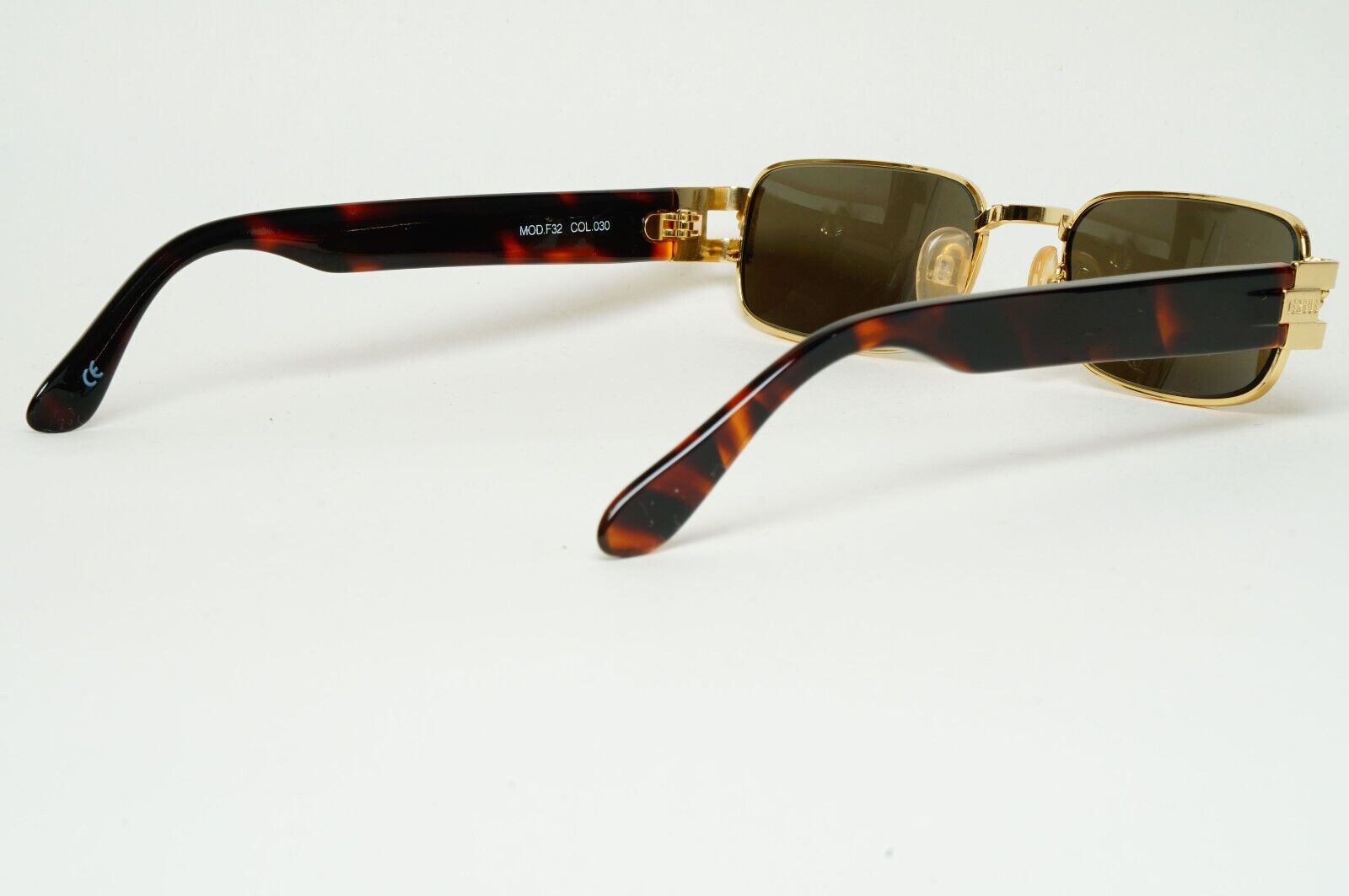 Versus Sunglasses 1996 by Gianni Versace Vintage Gold Rectangle MOD F32 COL 030