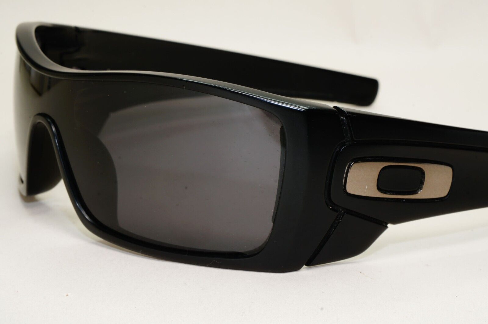 Oakley Sunglasses Batwolf Polarized Black Matte Shield Visor OO 9101 04 041124