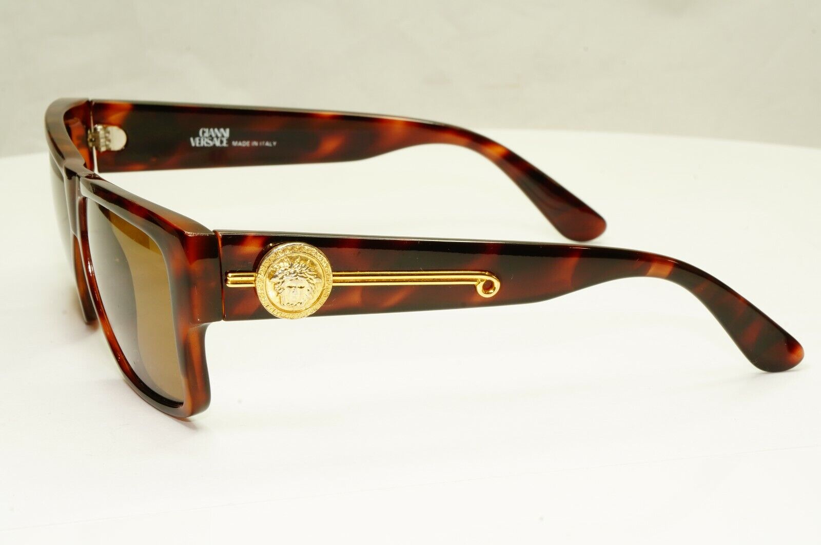 Gianni Versace 1993 Vintage Gold Sunglasses Medusa MOD 372 /DM COL 900 TO Biggie