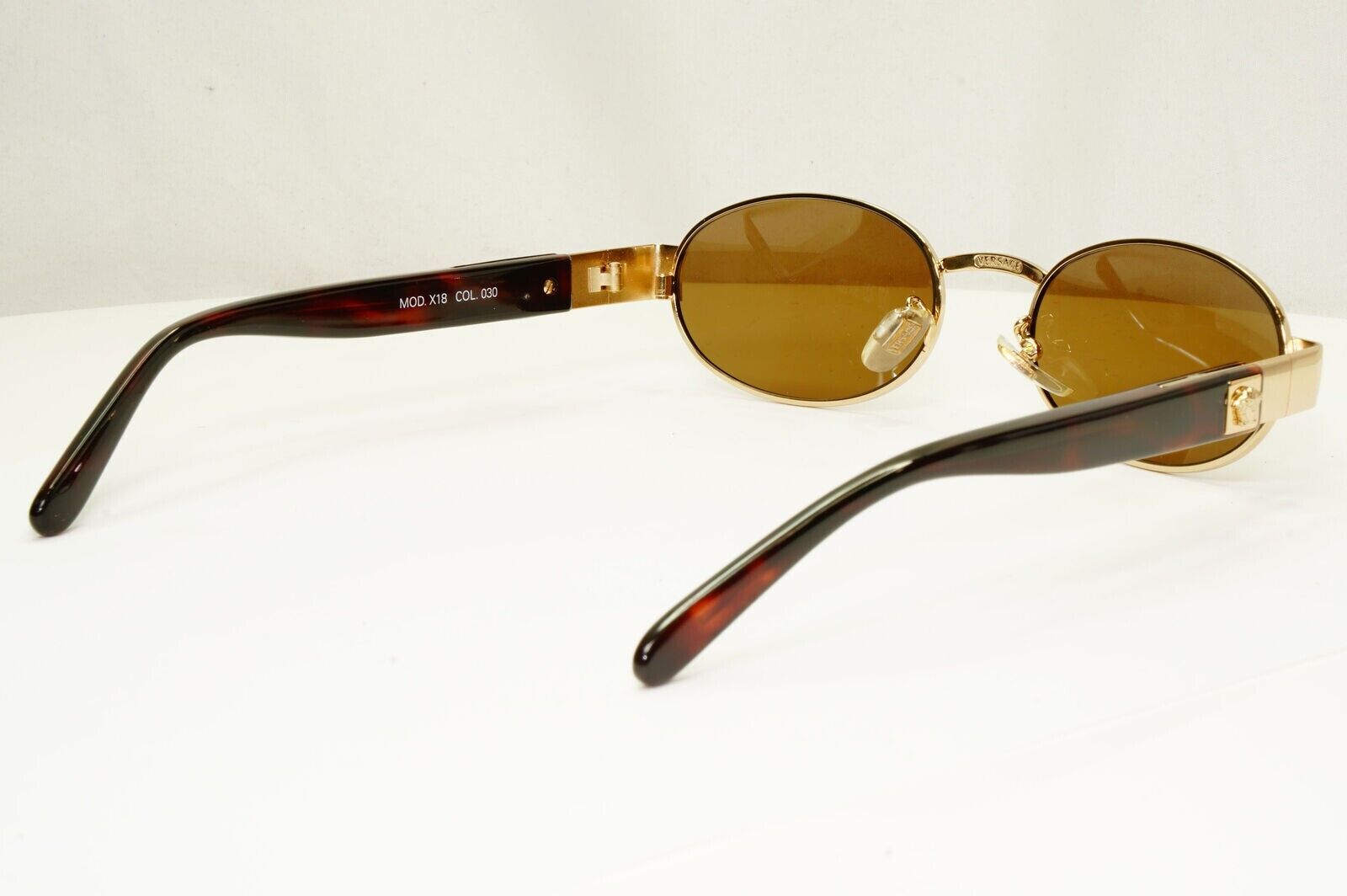 Gianni Versace 1996 Vintage Mens Metal Gold Medusa Sunglasses MOD X18 COL 030