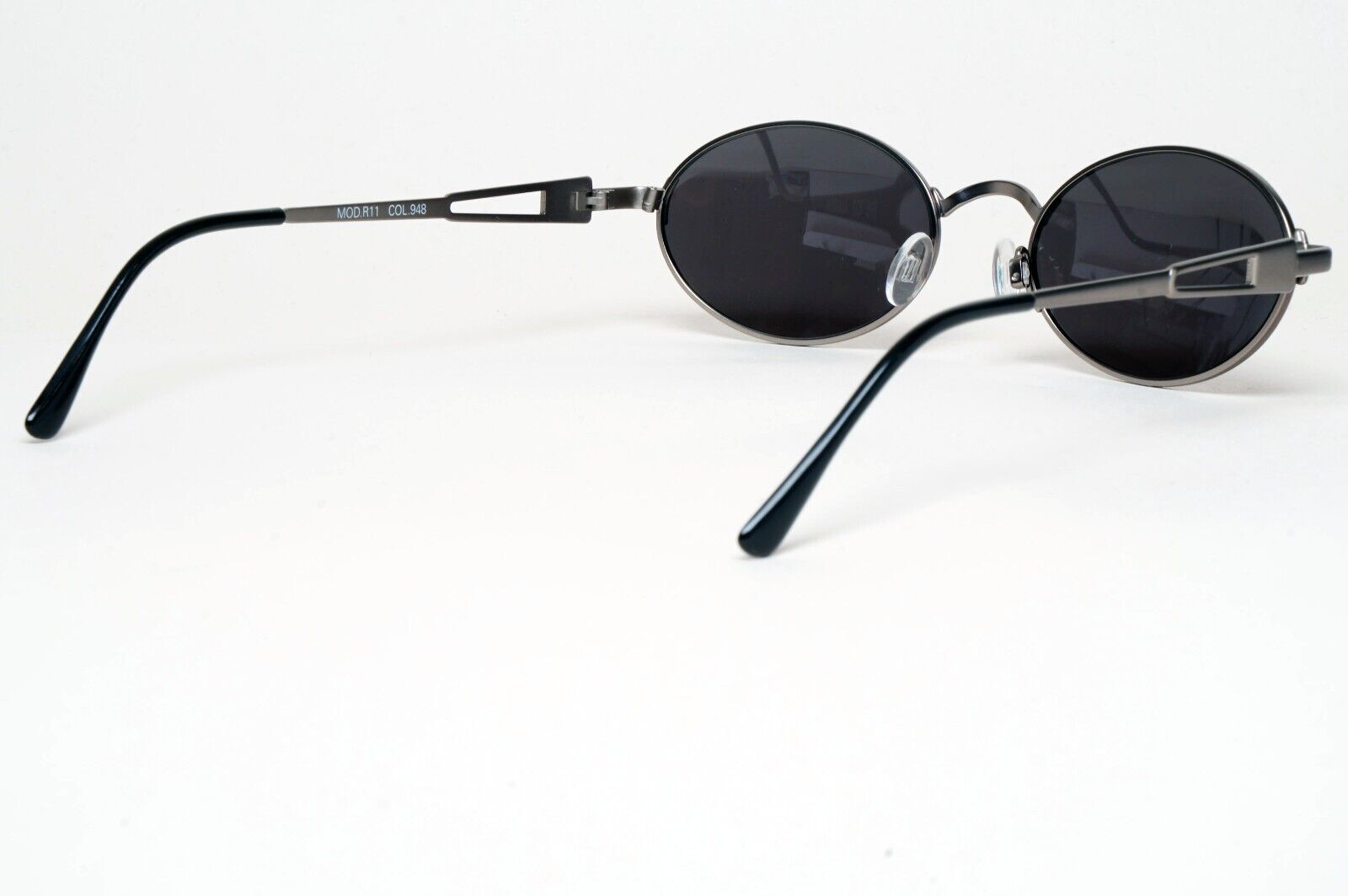 Versus Sunglasses 1996 by Gianni Versace Vintage Gunmetal Oval MOD R11 COL 948