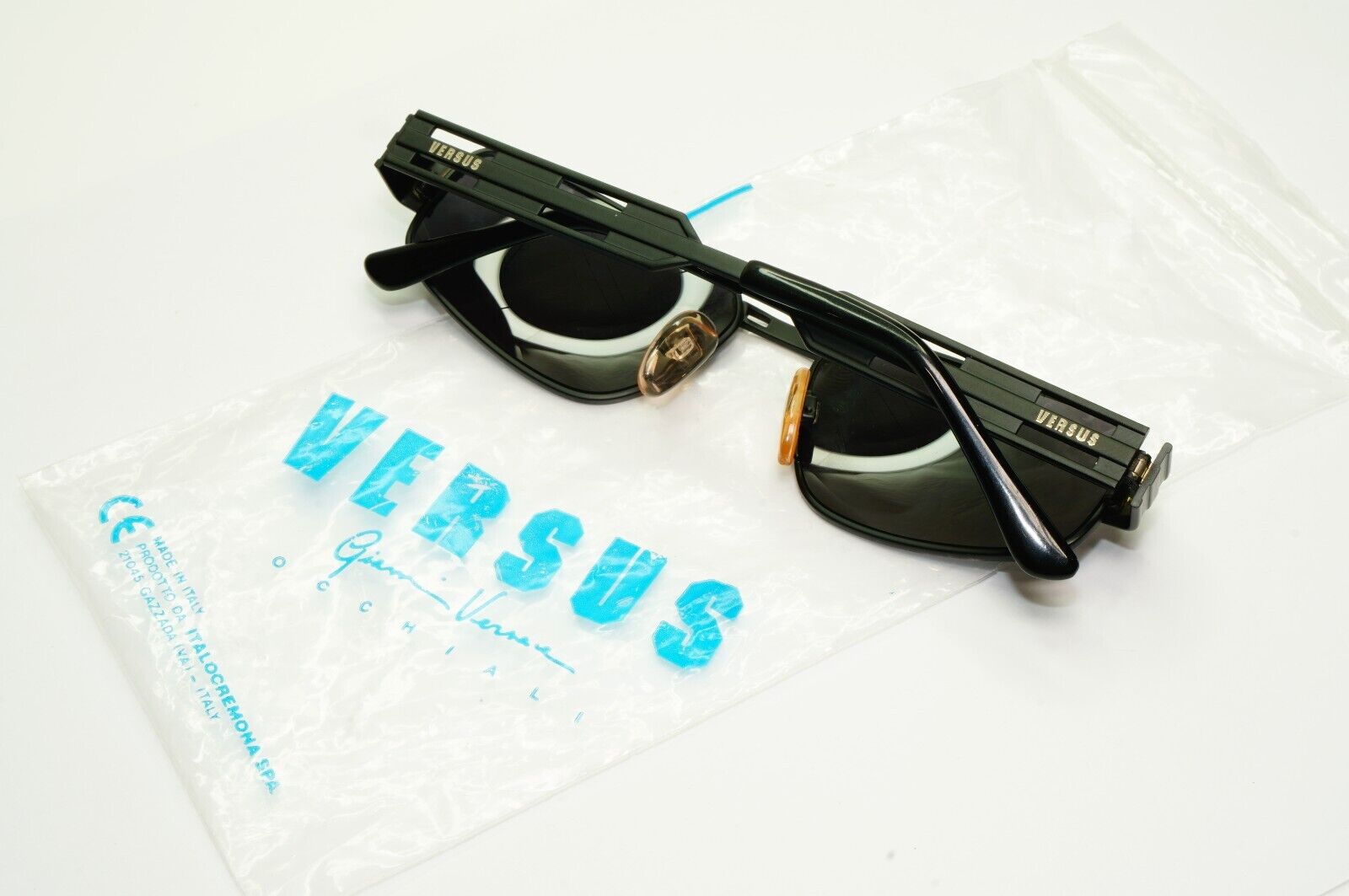 Versus Gianni Versace 1997 Sunglasses Vintage Black Rectangle MOD R07 COL 028