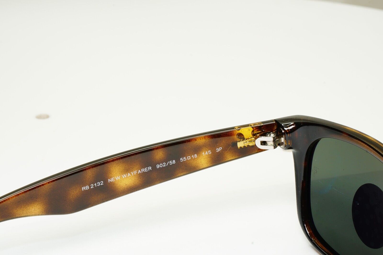 Ray-Ban Sunglasses Polarised New Wayfarer Brown RB 2132 New Wayfarer 902/58 55mm