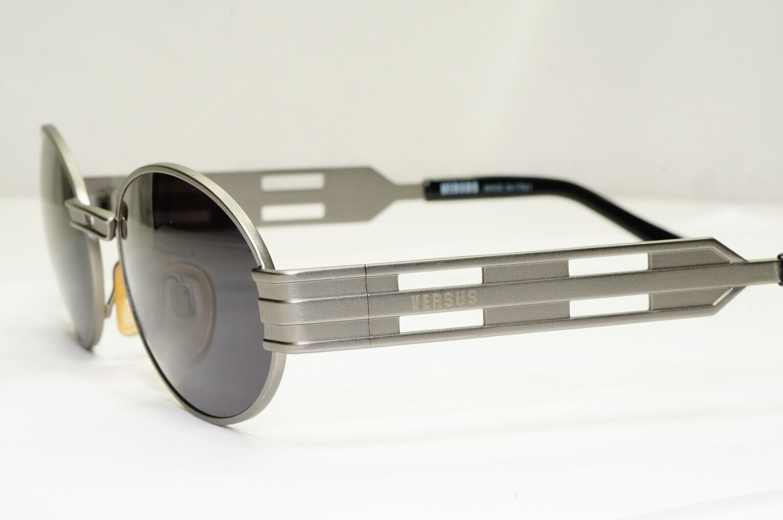 Versus 1996 by Gianni Versace Vintage Grey Black Sunglasses MOD R06 COL 77M