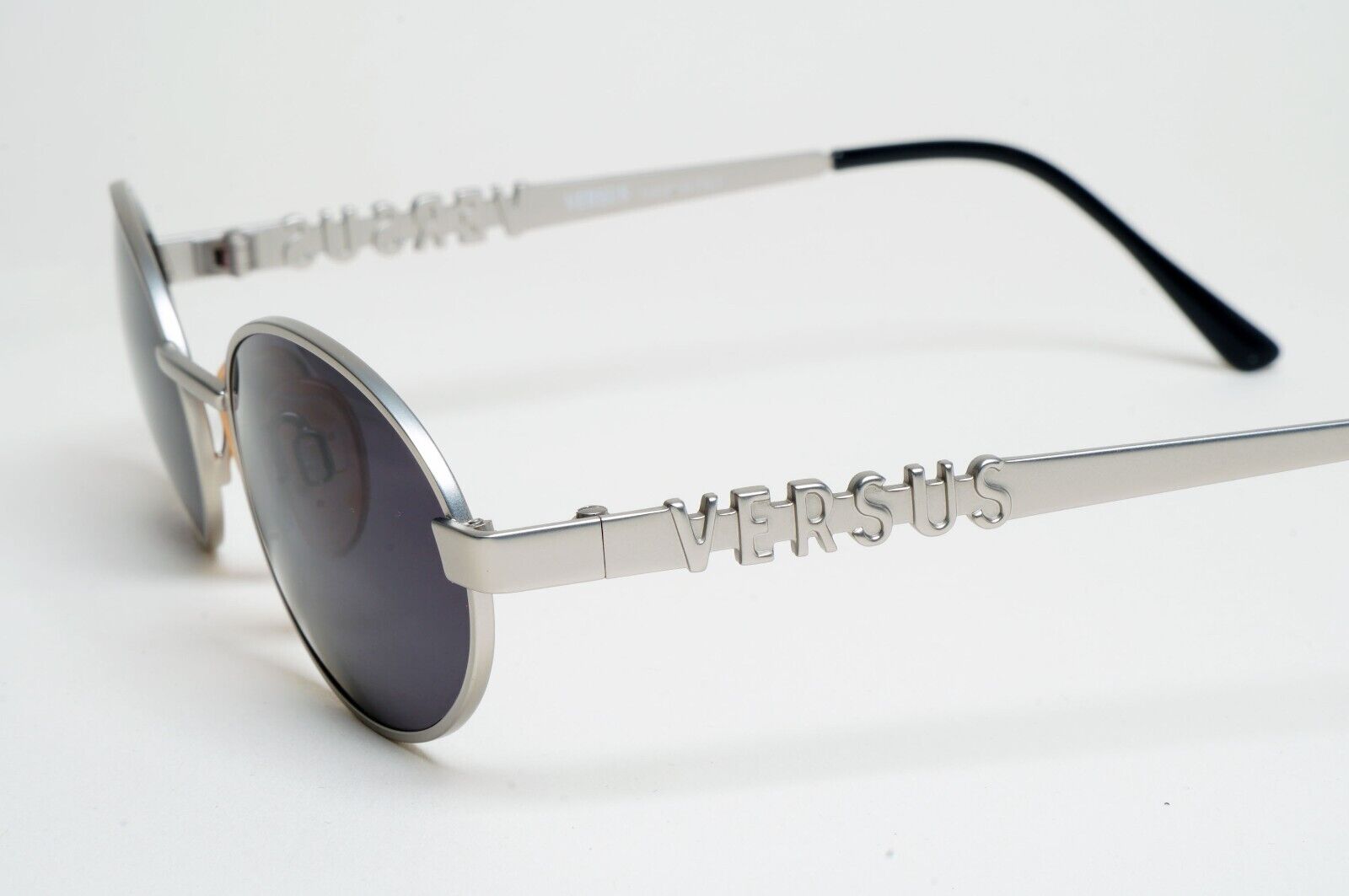 Versus Sunglasses 1996 by Gianni Versace Vintage Silver Oval MOD R26 COL 22M