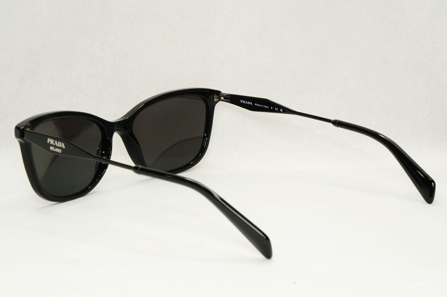 Prada Sunglasses Black Milano Square Glossy Fashion PR02YV VPR 02Y 07E-1O1 54mm