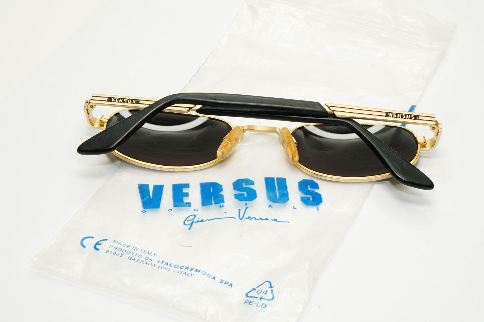 Versus 1996 by Gianni Versace Vintage Gold Black Sunglasses Oval MOD F08 COL 38M