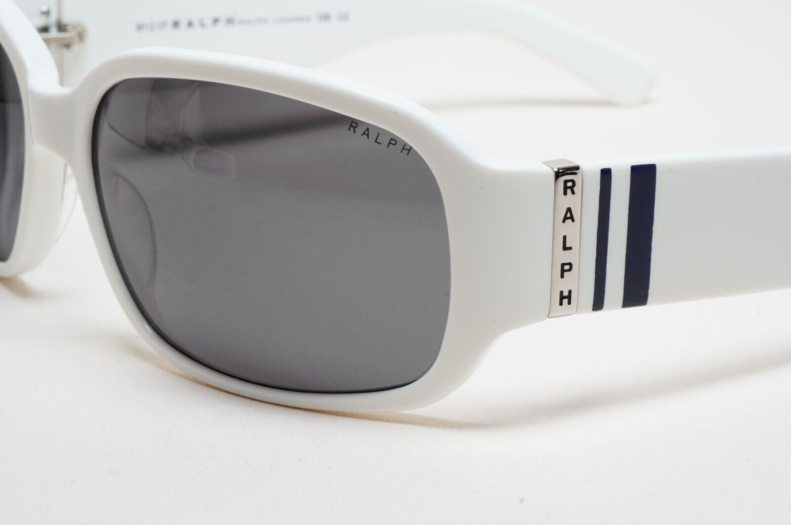 Ralph Lauren Sunglasses 2006 Vintage White Grey Wrap Unisex 7580/S TW9Y1 211124