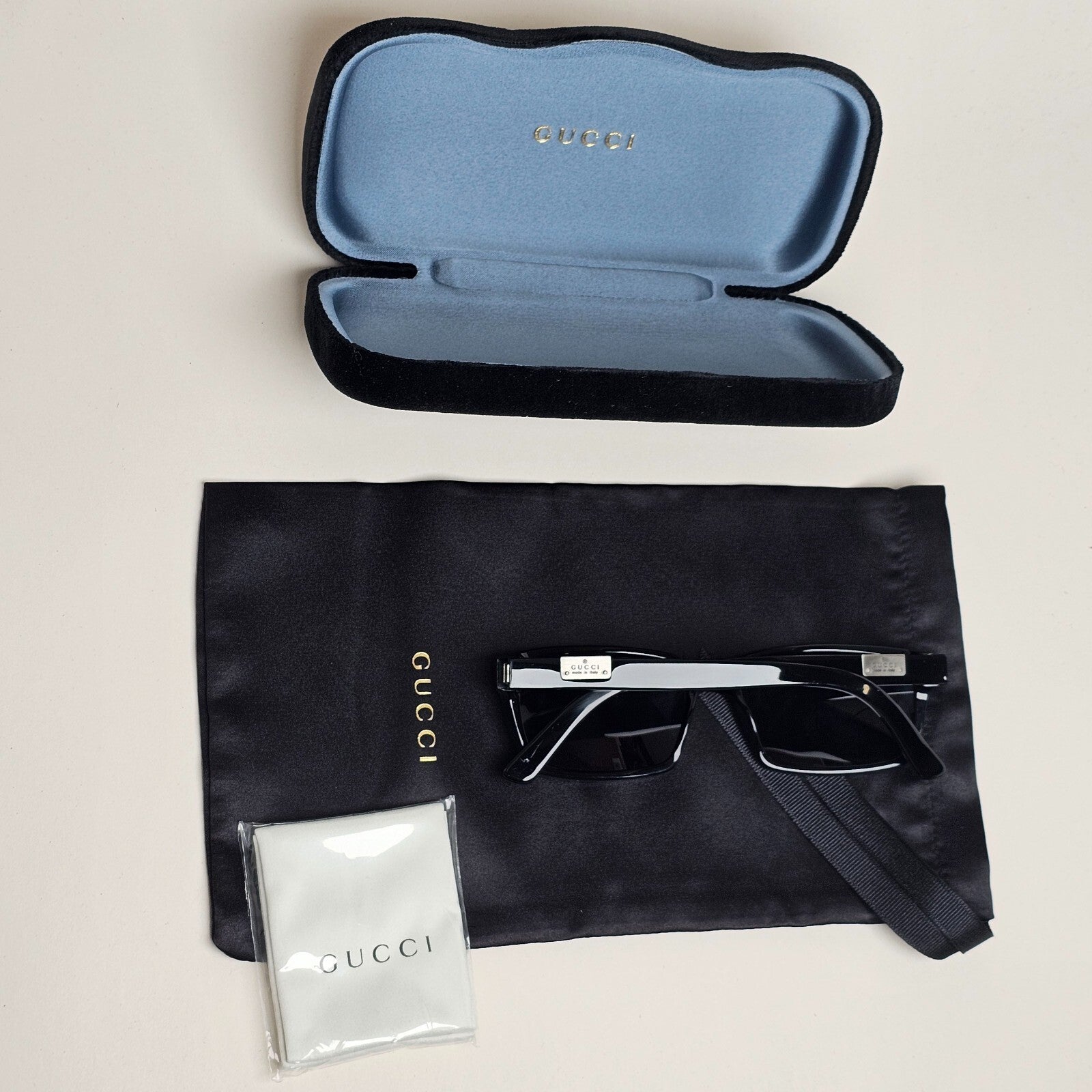 Gucci Sunglasses 1999 Vintage Black Square Retro GG 1557 807 51mm 100325