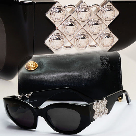 Versace Sunglasses 1996 Vintage Silver Medusa Black MOD 420/Z COL 852 120824