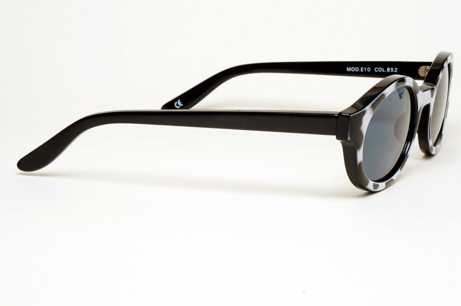 Versus Sunglasses 1996 by Gianni Versace Vintage Black White MOD E10 COL 852