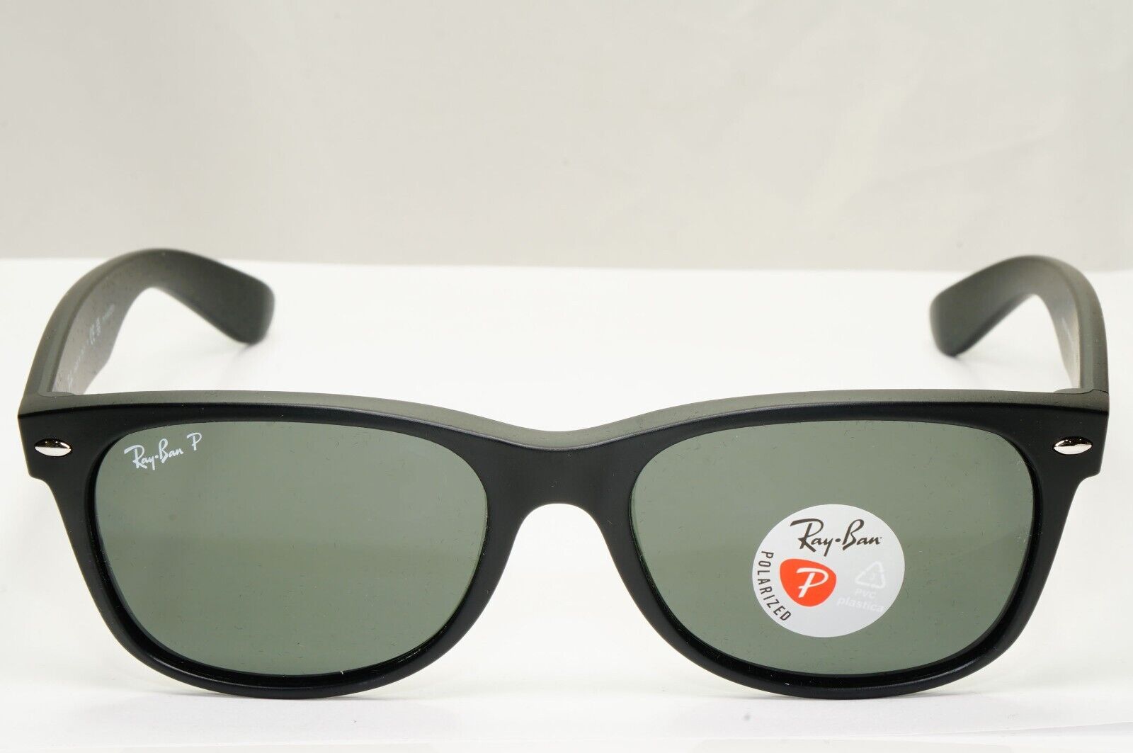 Ray-Ban Sunglasses Polarised Black Rubber Green RB 2132 New Wayfarer 622/58 55mm