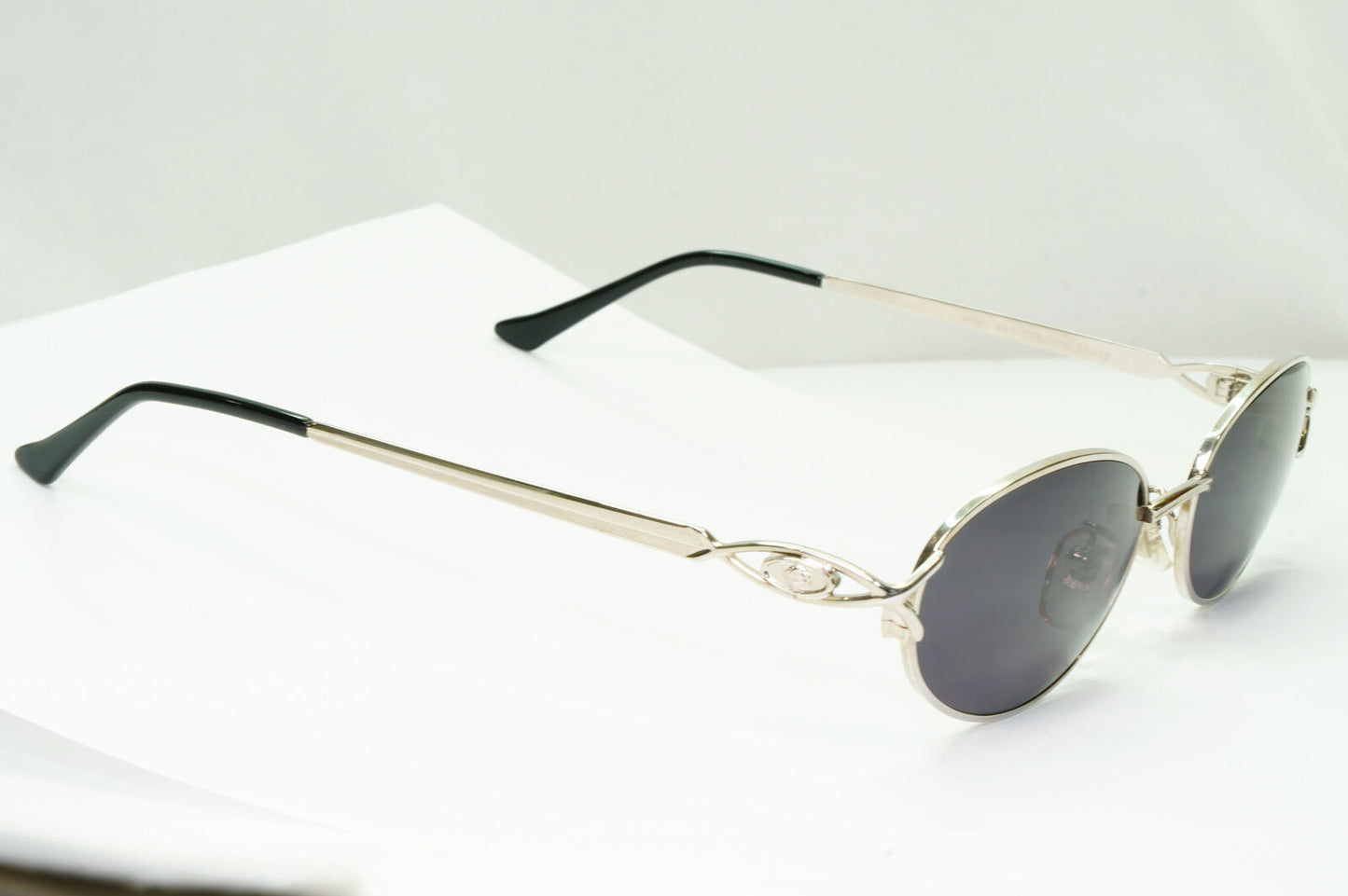 Gianni Versace 1995 Sunglasses Vintage Silver Black Metal Oval MOD H41 COL 26M A