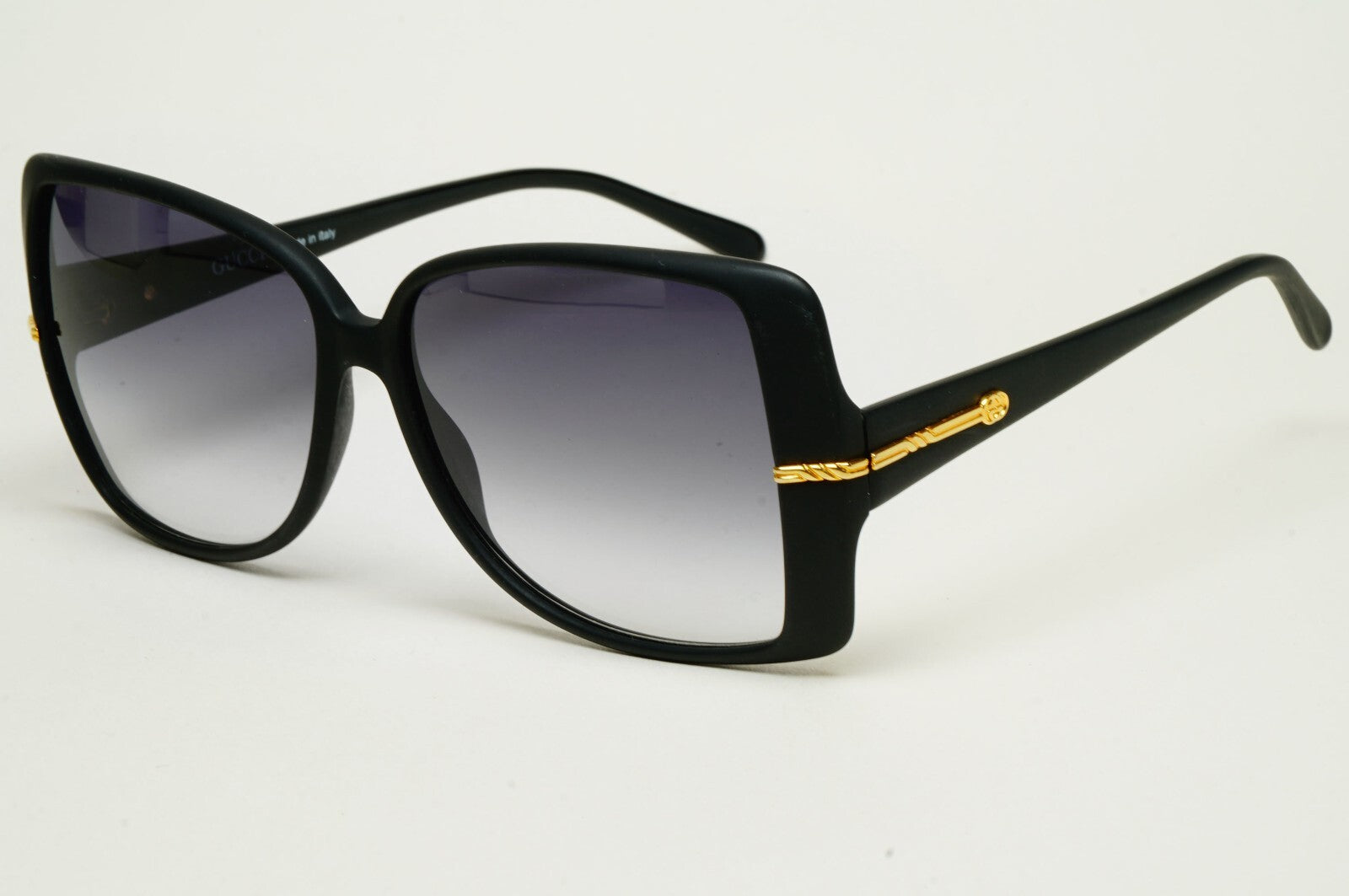 Gucci Sunglasses 1993 Vintage Black Gold Grey Square Safilo GG 2116/S 61N 200225