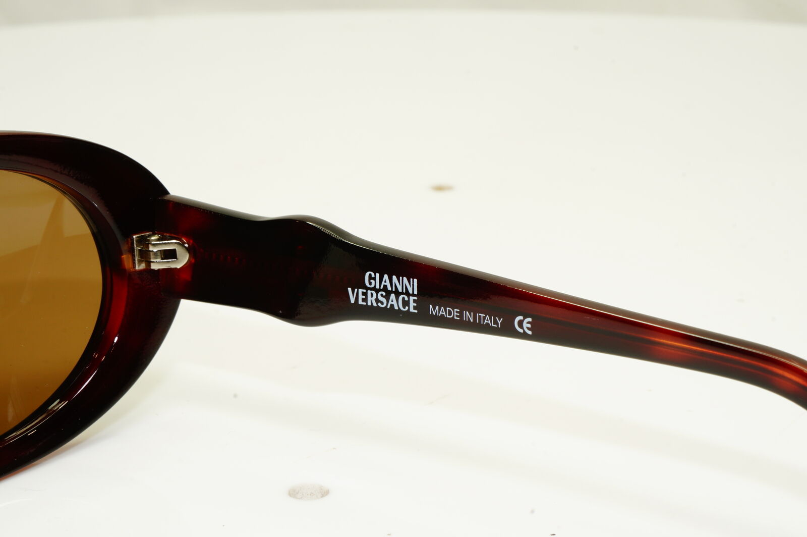 Gianni Versace 1996 Womens Vintage Brown Medusa Oval Sunglasses MOD 342 COL 900