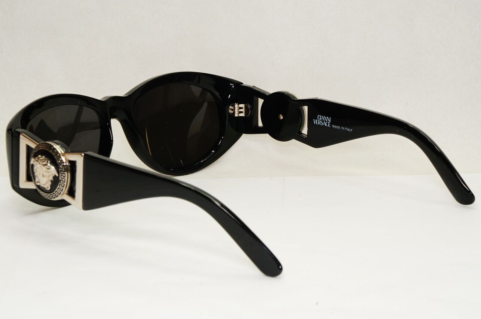 Gianni Versace Sunglasses 1996 Vintage Black MOD 424/S COL 852 Biggie 111223