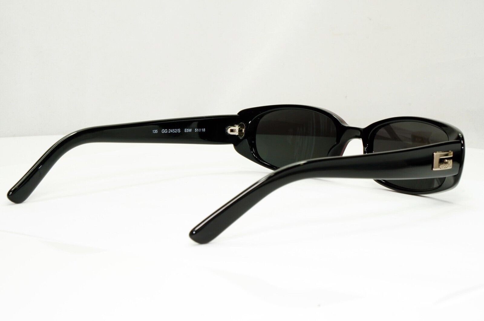 Gucci Sunglasses 1997 Vintage Black Retro Rectangle Small GG 2452/S E5W 210125