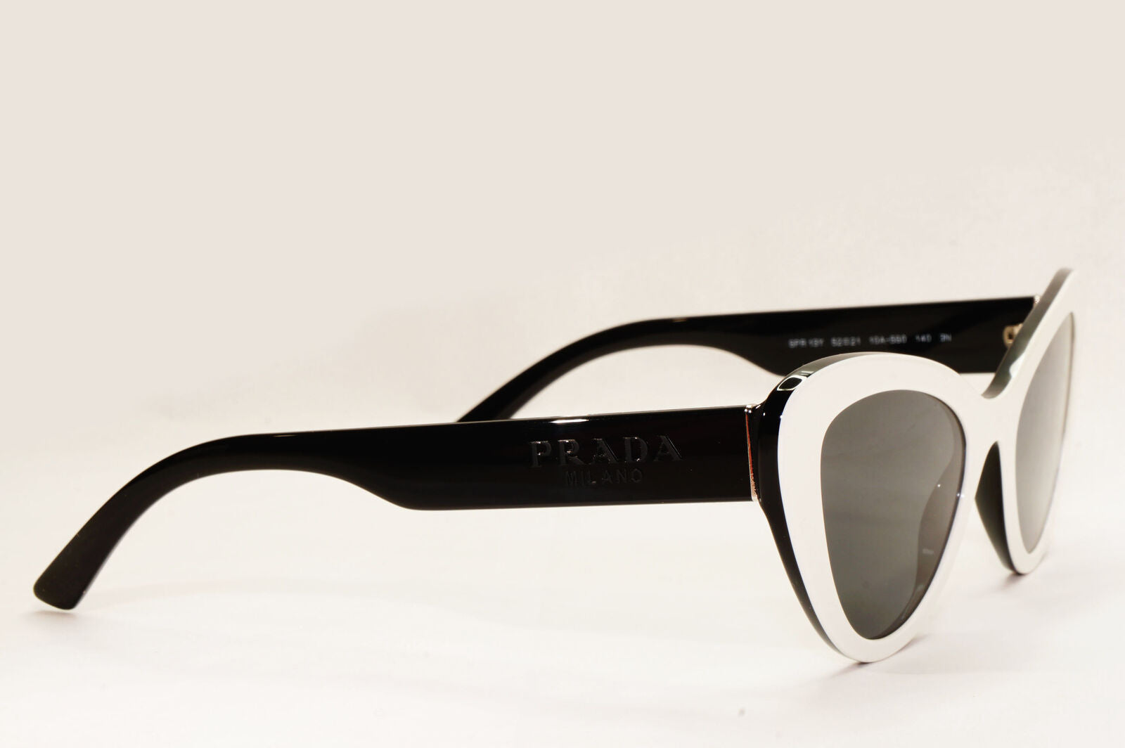 Prada Sunglasses White Black Cat Eye Milano Designer PR13YS SPR 13Y 10A-5S0