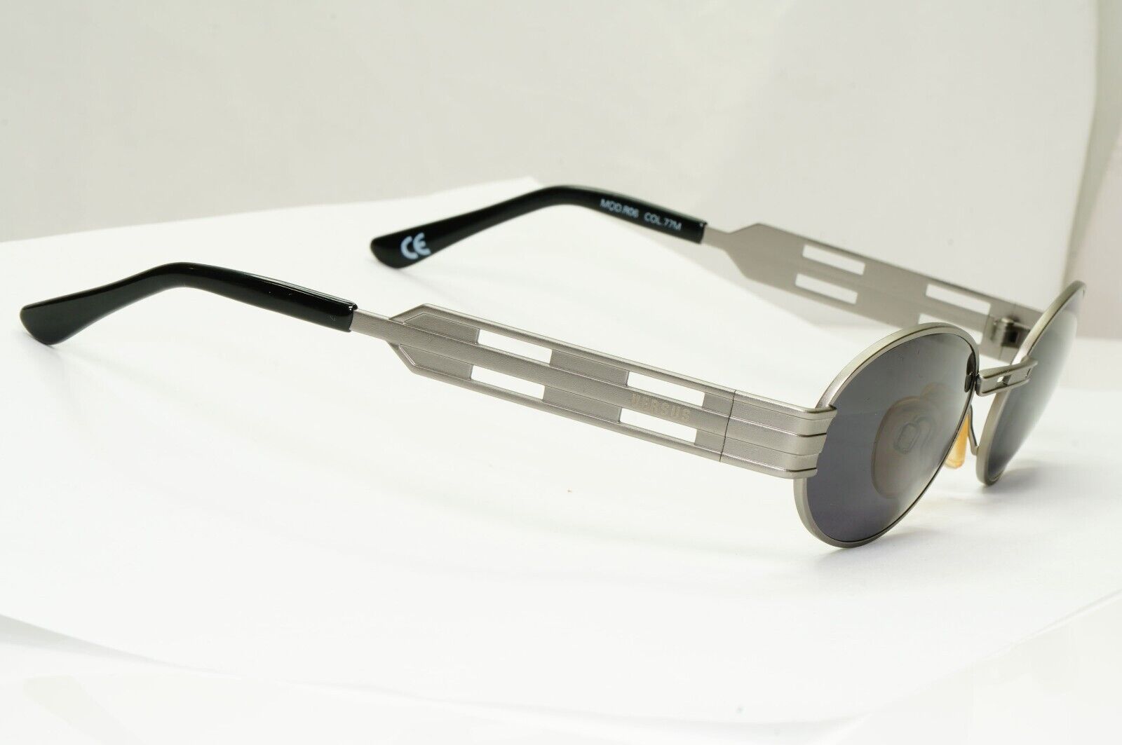 Versus 1996 by Gianni Versace Vintage Grey Black Sunglasses MOD R06 COL 77M