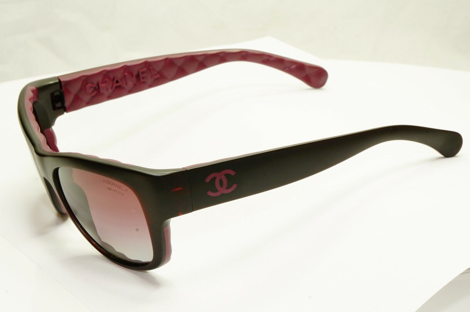 Chanel Polarised Black Burgundy Sunglasses Bordo Square 6049 1480/Z9 25663