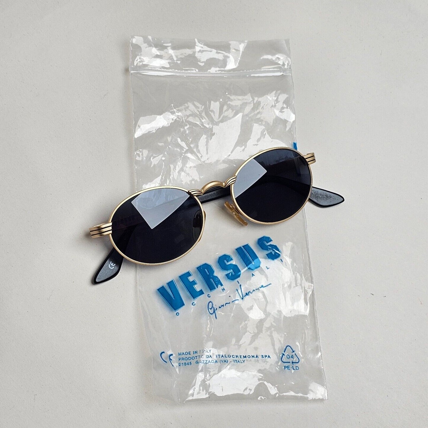Versus Sunglasses 1996 by Gianni Versace Vintage Gold Oval Black MOD F07 COL 38M