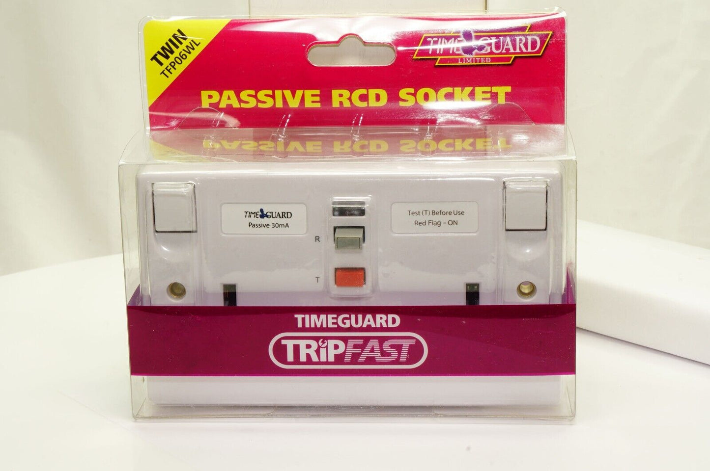 Timeguard 2 Gang RCD Double Socket TFP06WL Passive 13 AMP 30MA Switched Outlet 