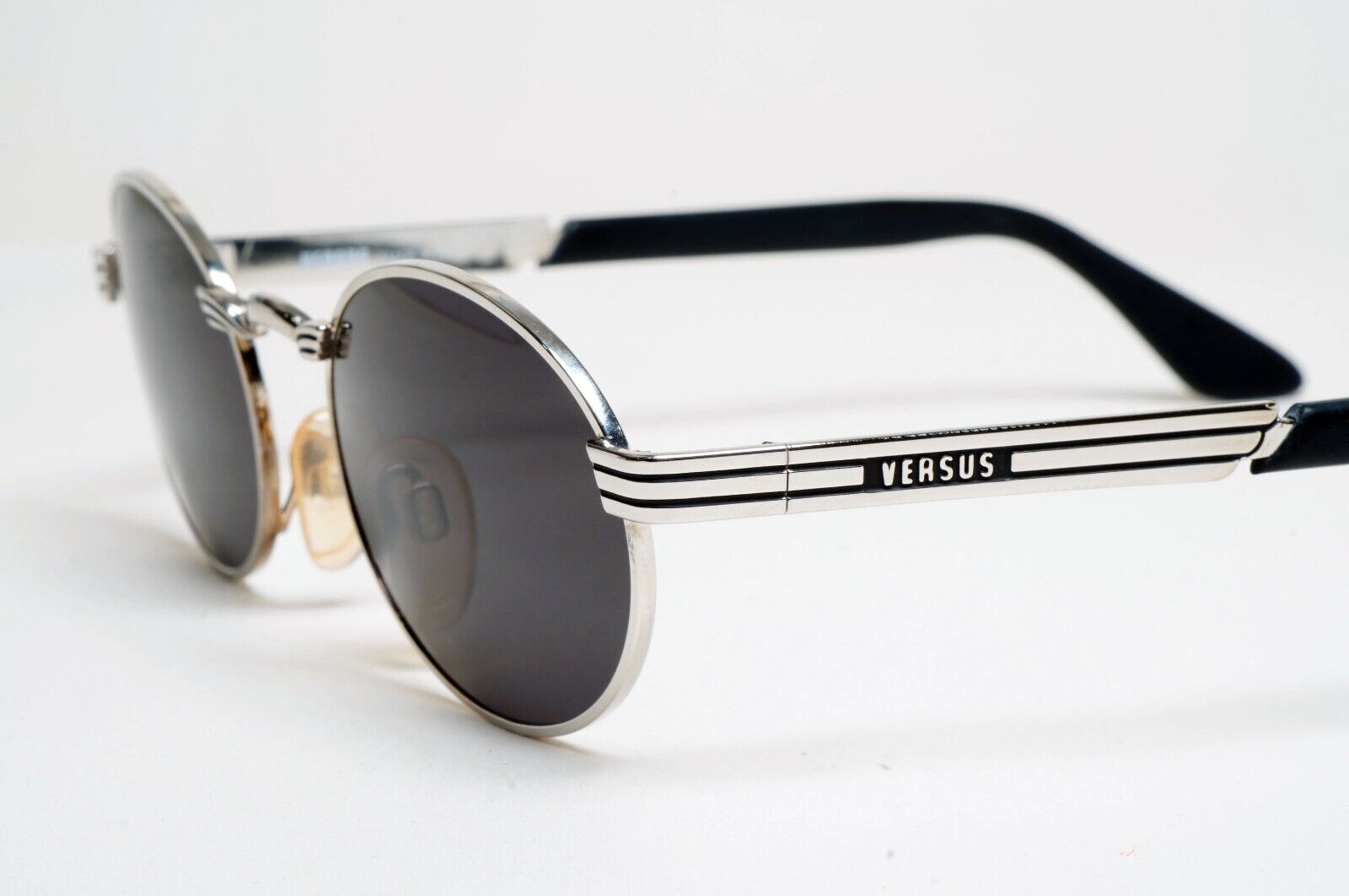 Versus Sunglasses 1996 by Gianni Versace Vintage Silver Oval MOD F07 COL 12M
