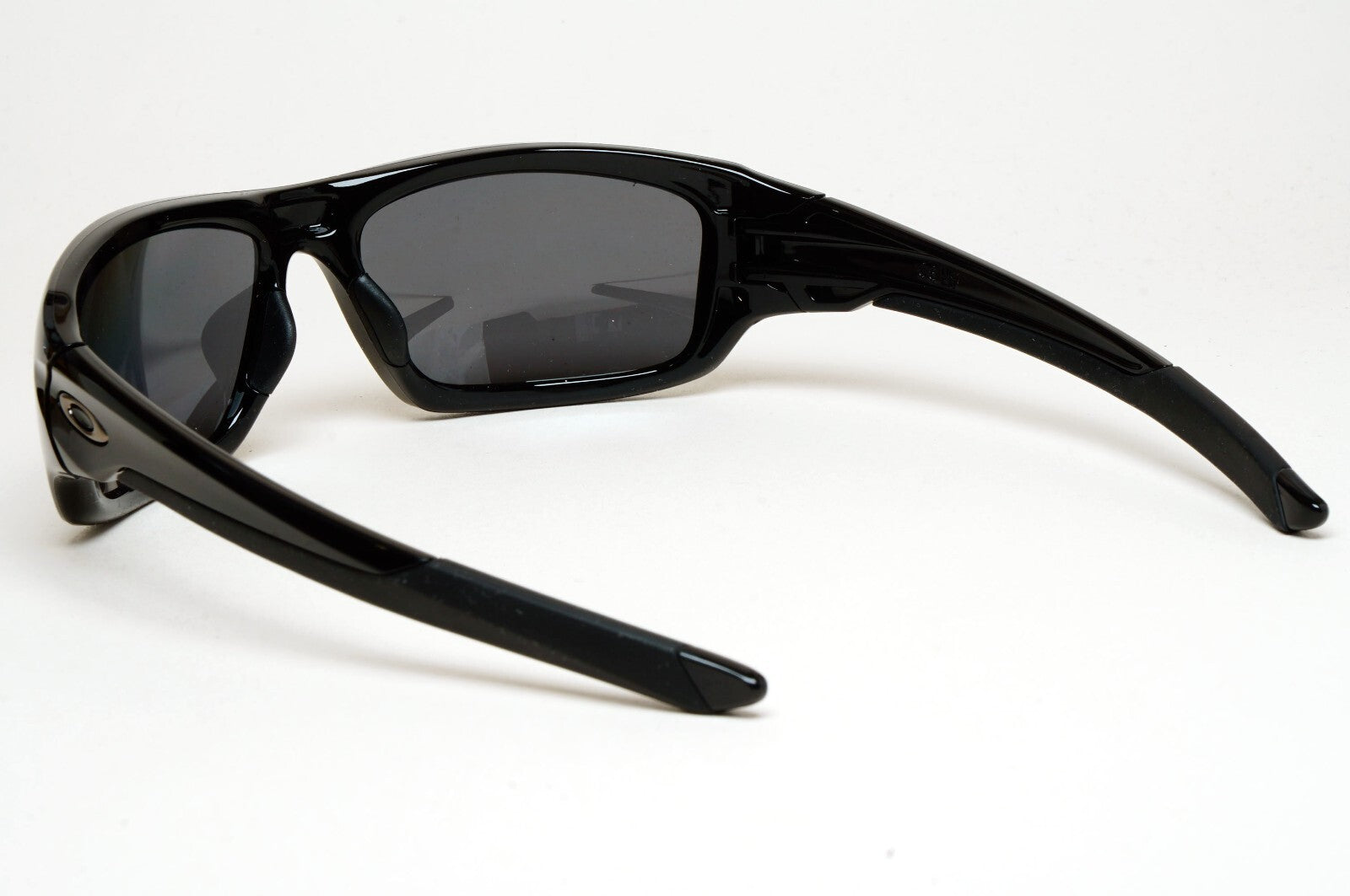 Oakley Sunglasses Polarized Valve Black Polished Iridium Glossy OO 9236 12-837