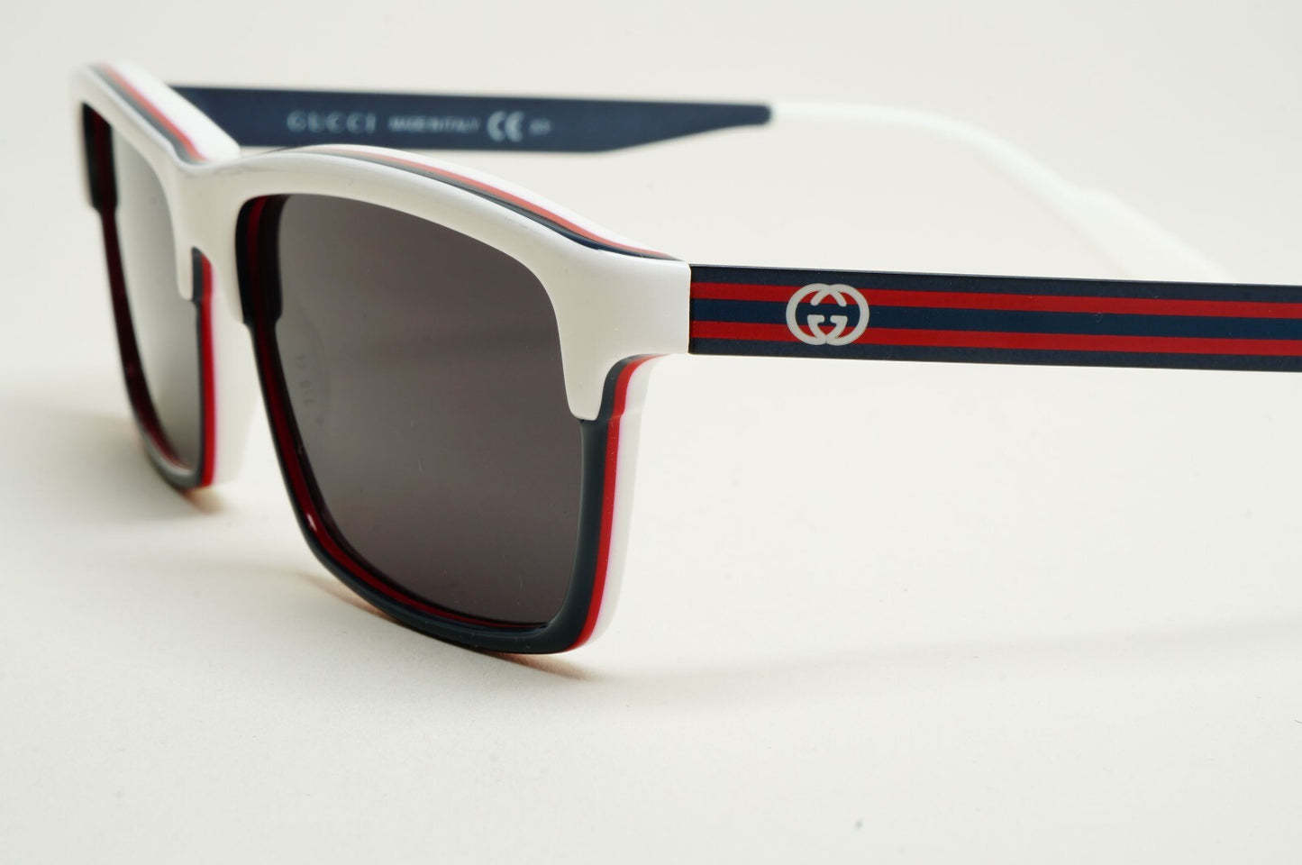 Gucci Sunglasses 2010 Vintage Unisex Small White Blue Black GG 3517 WWB 53mm