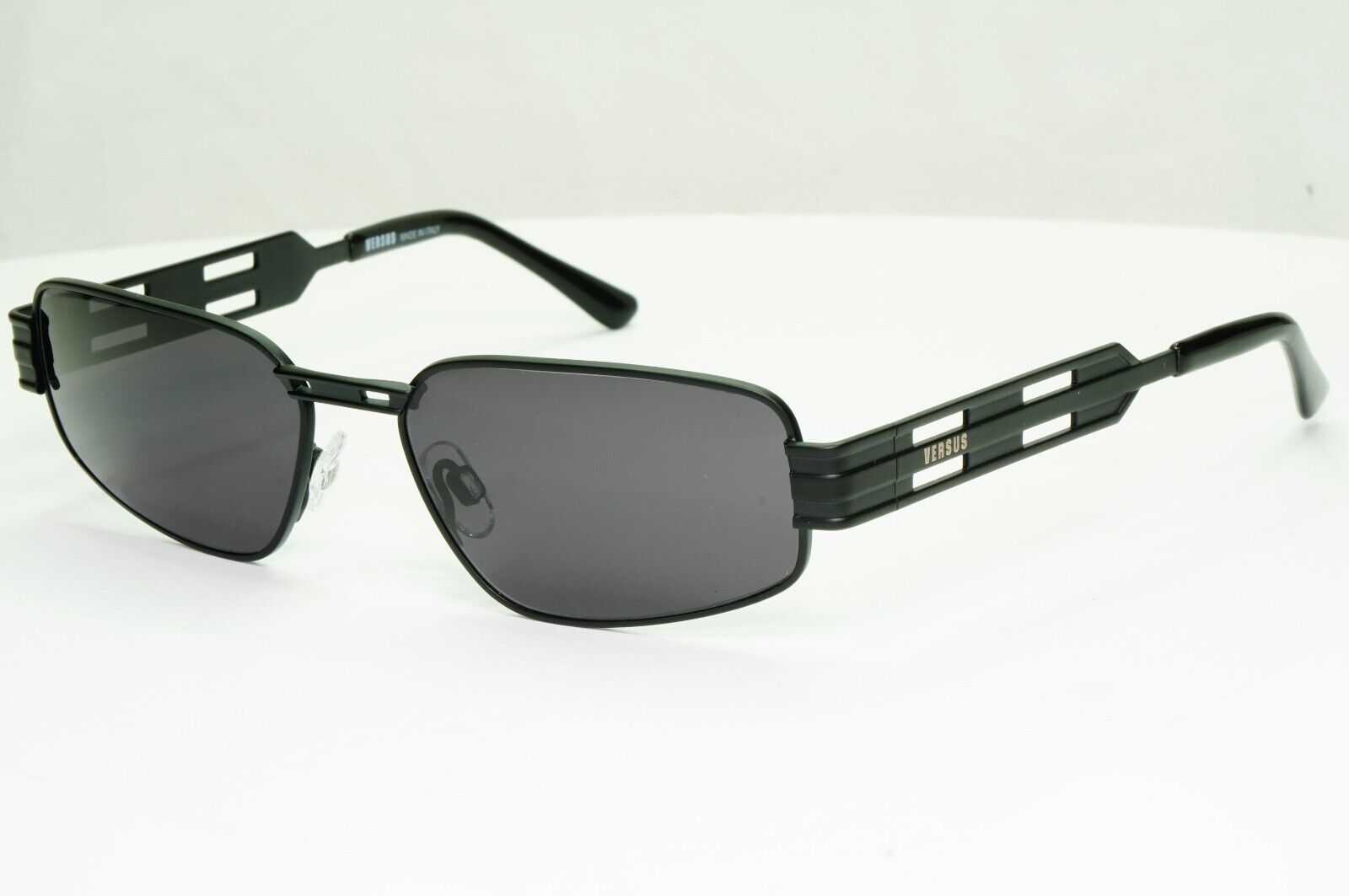 Versus Gianni Versace 1997 Sunglasses Vintage Black Rectangle MOD R07 COL 028