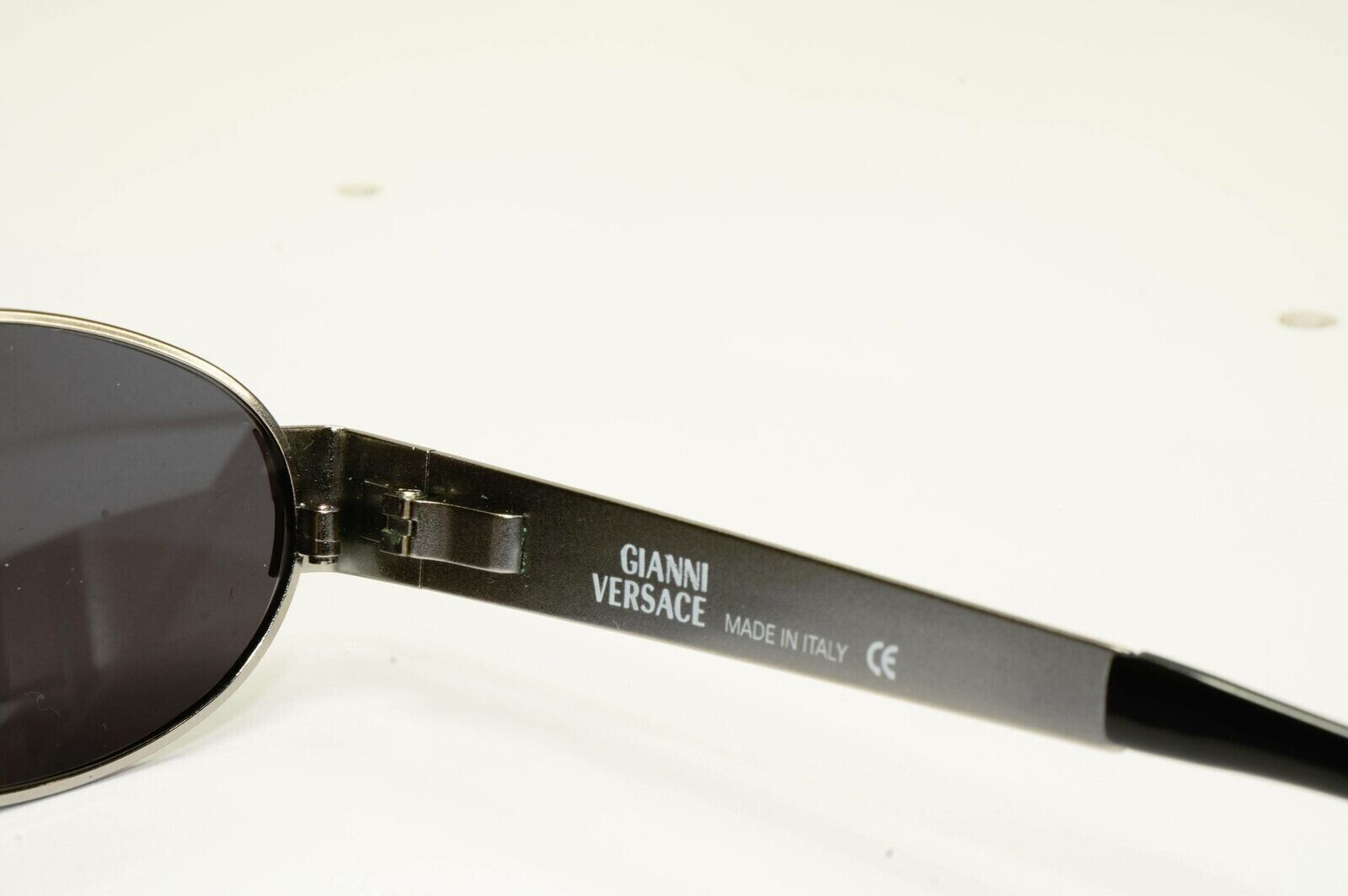 Gianni Versace 1996 Vintage Silver Medusa Oval Metal Sunglasses MOD X32 COL 029