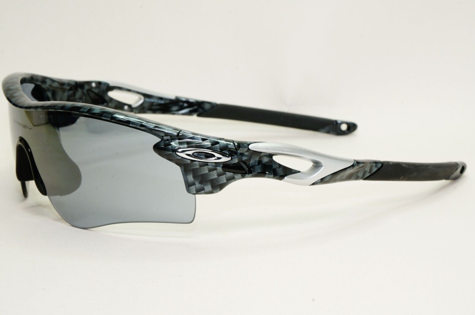 Oakley Sunglasses RadarLock Path A Carbon Fiber Slate Iridium Mirror OO 9206 11