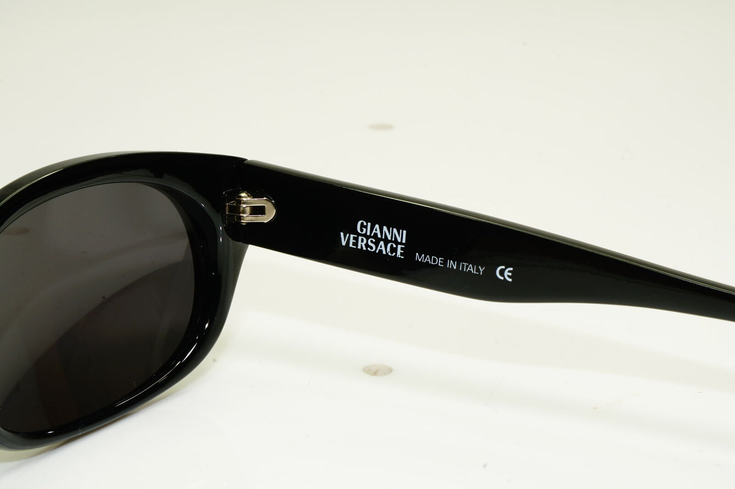 Gianni Versace 1996 Unisex Vintage Black Sunglasses GV MOD 472/G COL 852