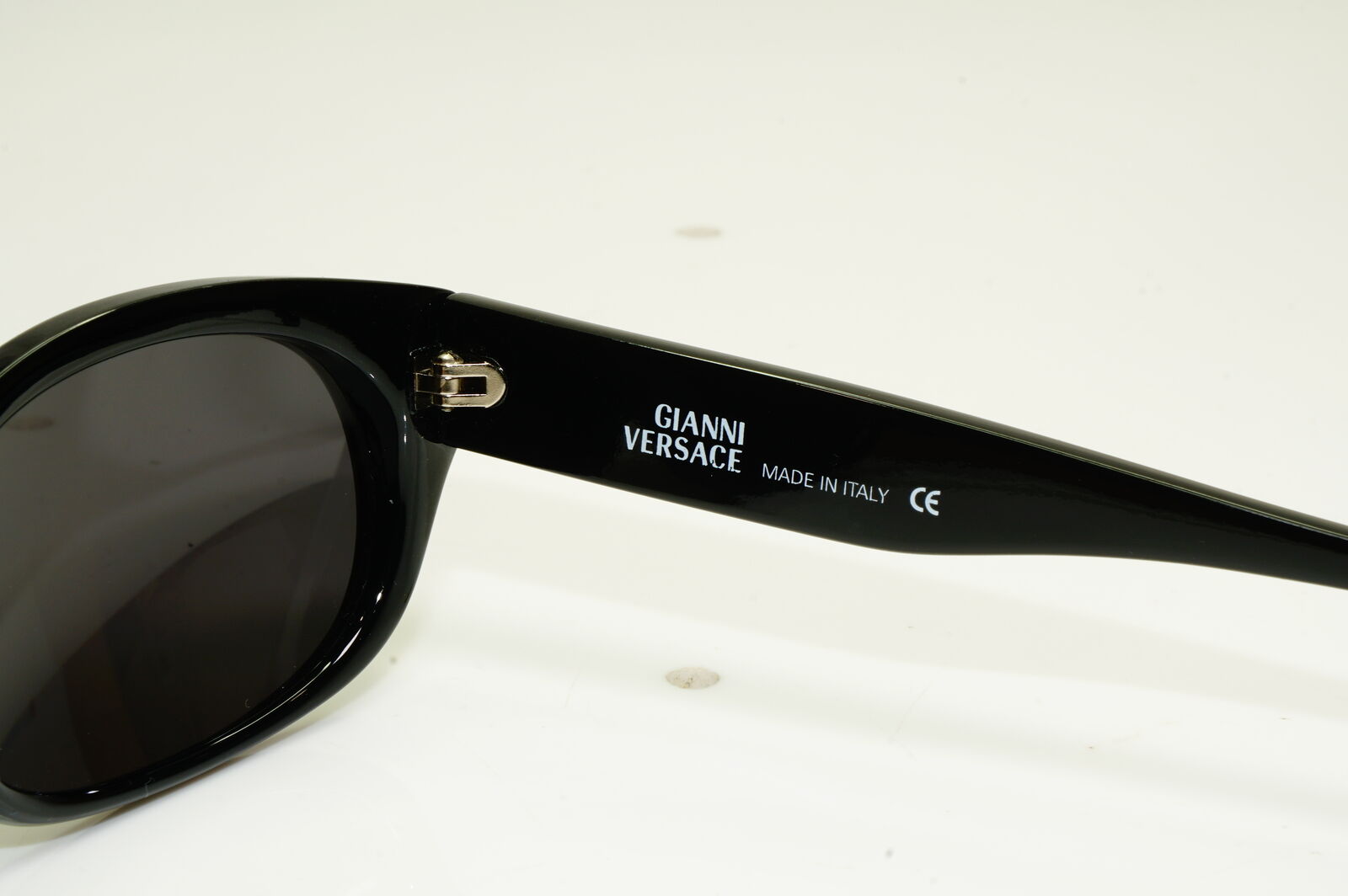 Gianni Versace 1996 Unisex Vintage Black Sunglasses GV MOD 472/G COL 852