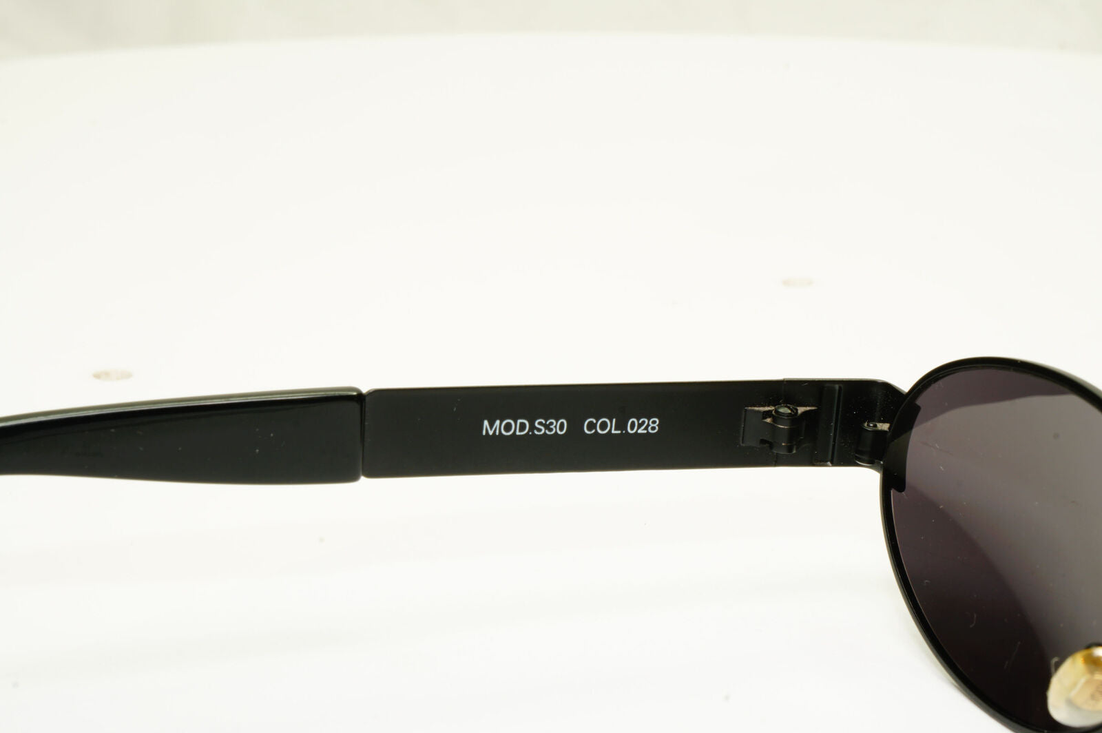 Gianni Versace 1996 Vintage Unisex Black Oval Metal Sunglasses MOD S30 COL 028