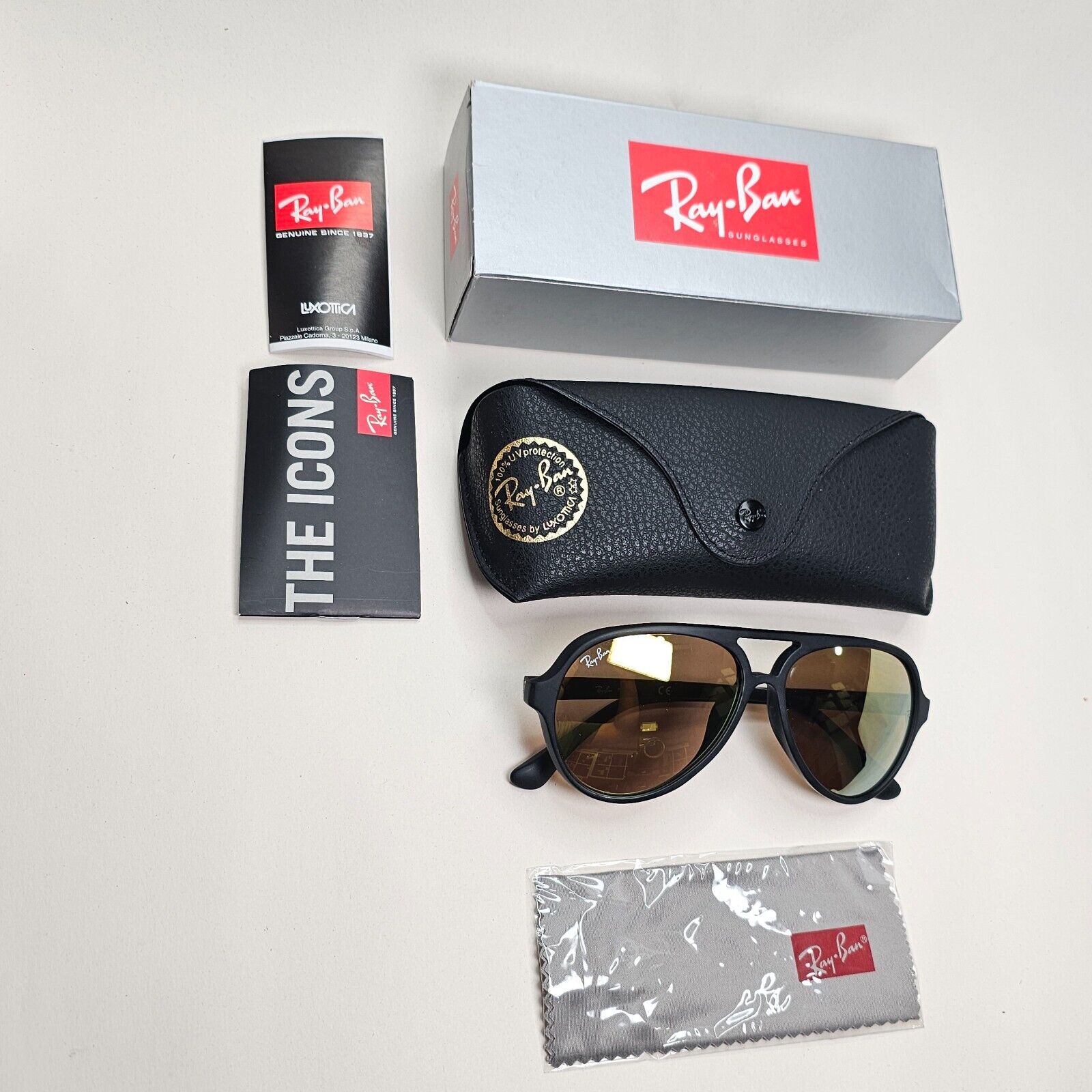Ray-Ban Sunglasses 2010 Vintage CATS 5000 Rare Black Gold RB 4125-F 901S/93