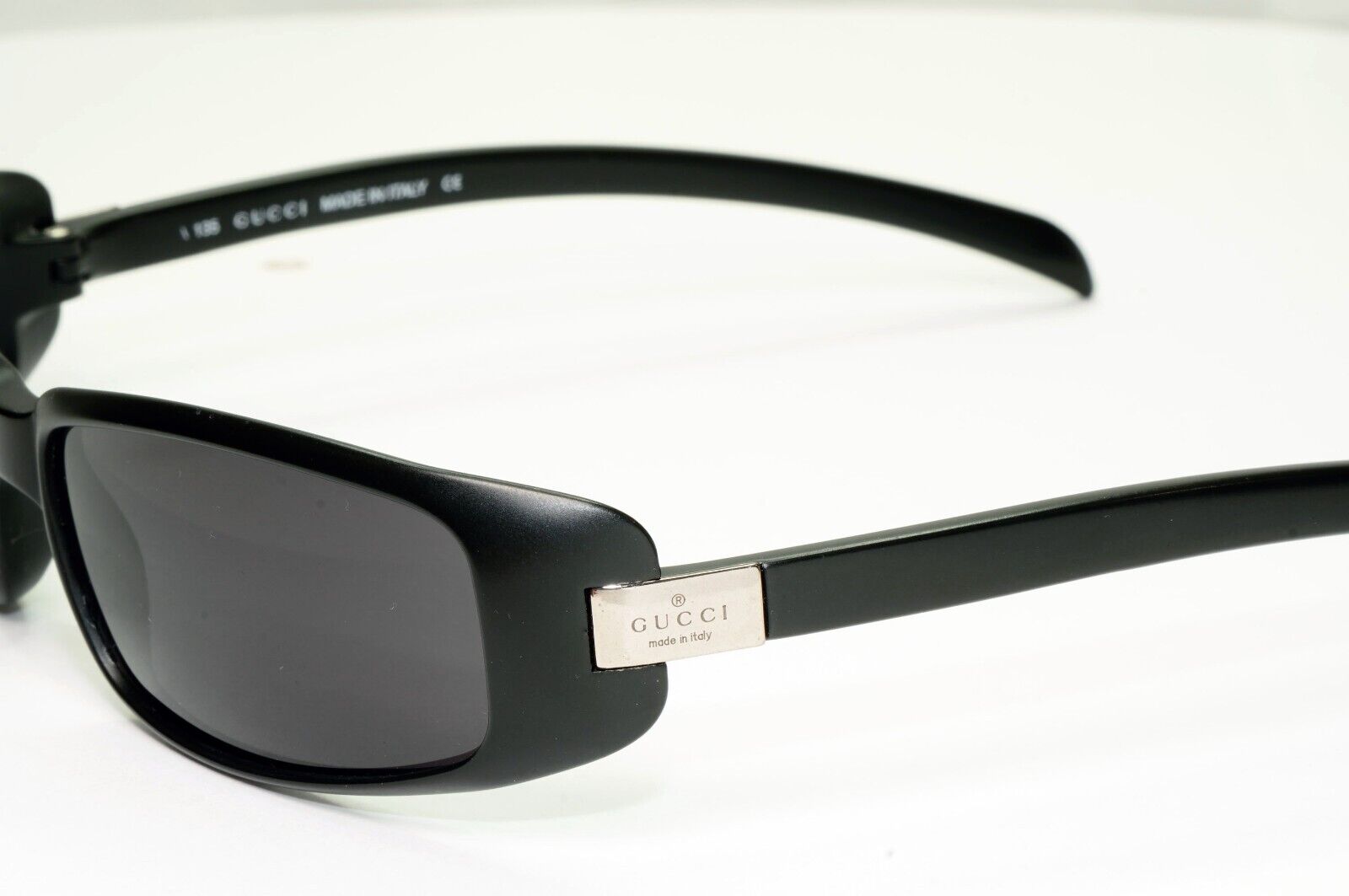 Gucci 1998 Vintage Sunglasses Black Matte Wrap Rectangle GG 1188/S DL5 301024