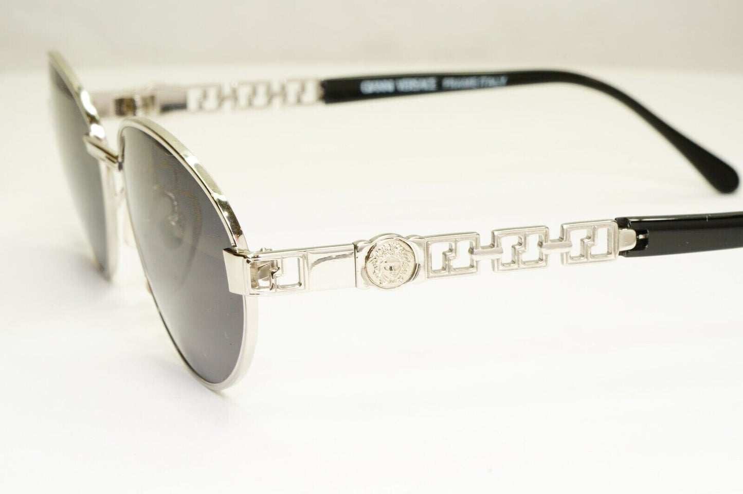 Gianni Versace 1995 Vintage Silver Medusa Oval Black Sunglasses MOD G42 COL 26M