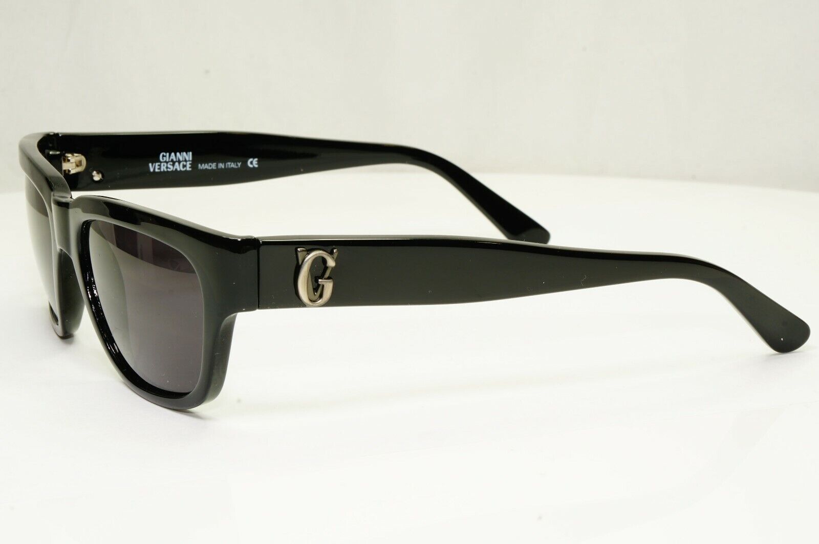 Gianni Versace 1996 Mens Vintage Black Square Sunglasses GV MOD 532/B COL 852