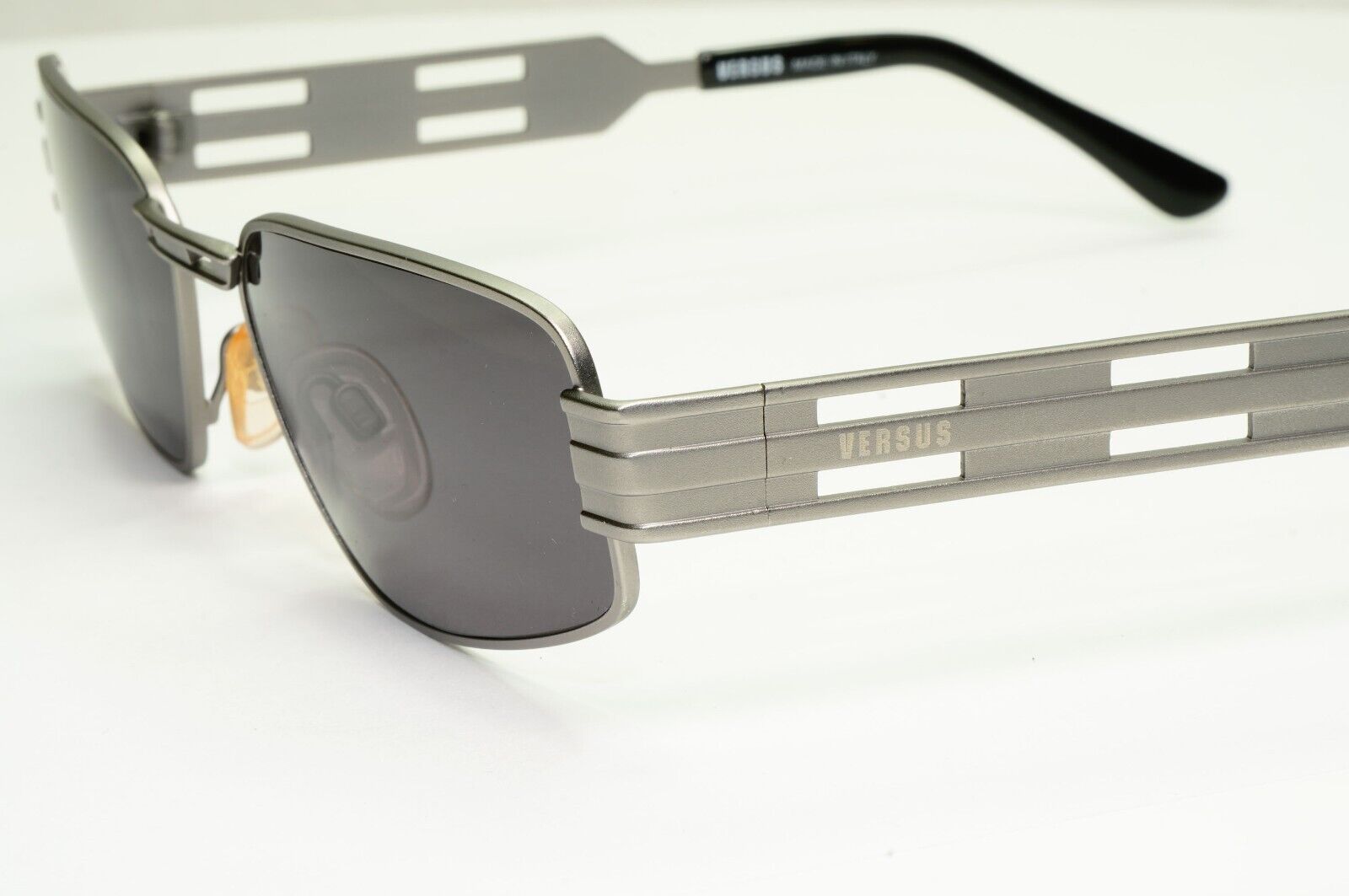 Versus Gianni Versace 1997 Sunglasses Vintage Matte Silver Black MOD R07 COL 77M