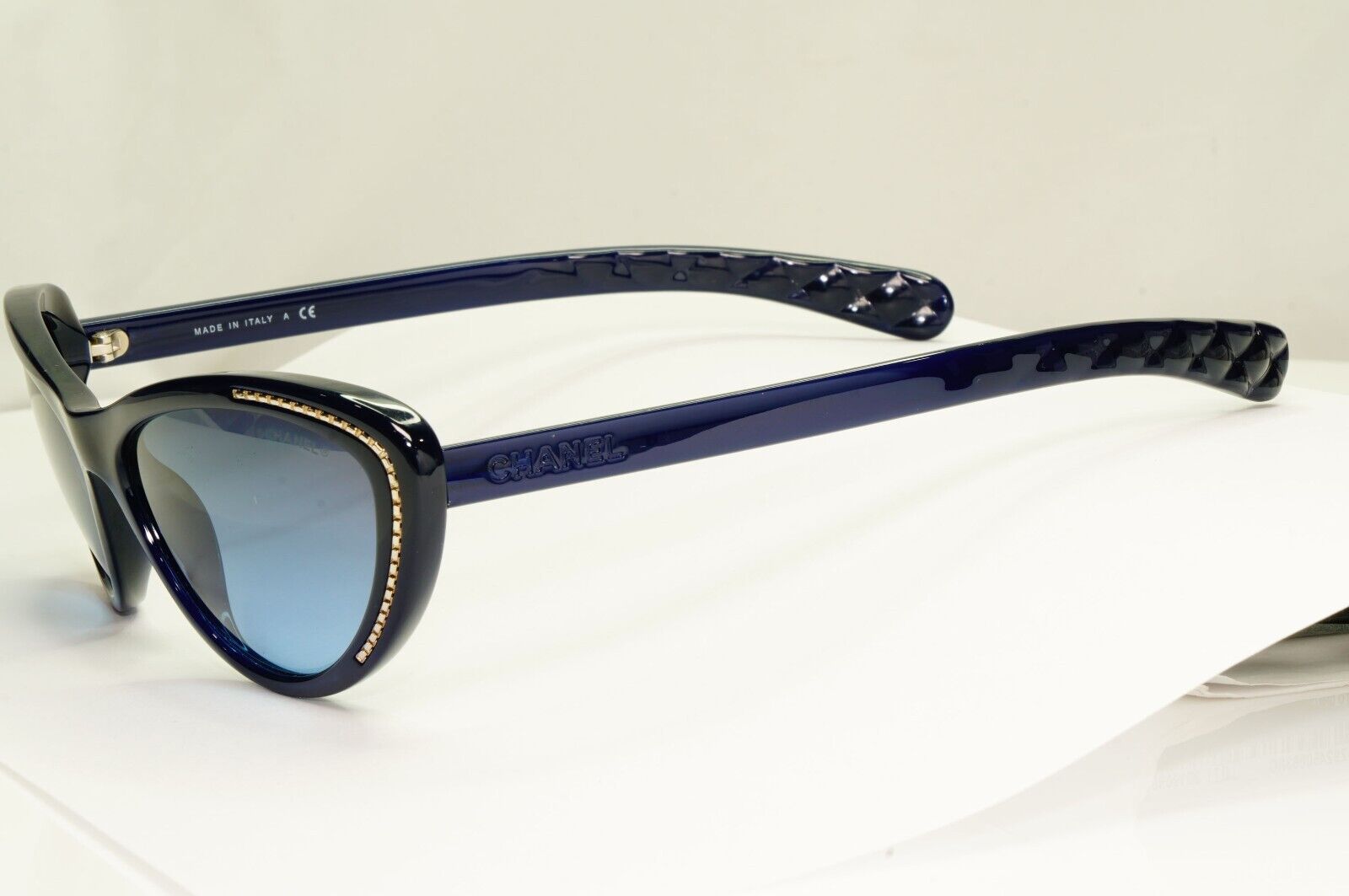 Chanel Navy Blue Sunglasses Gradient Gold Womens Fashion CH 6039 c.503/S2