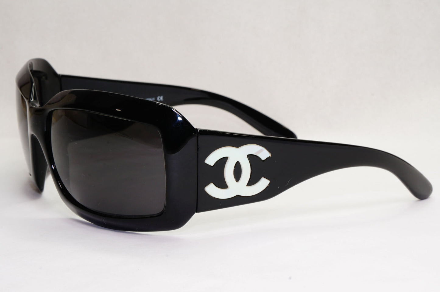 Chanel Sunglasses Mother of Pearl Vintage 2006 Black 5076-H c.501/87 120124